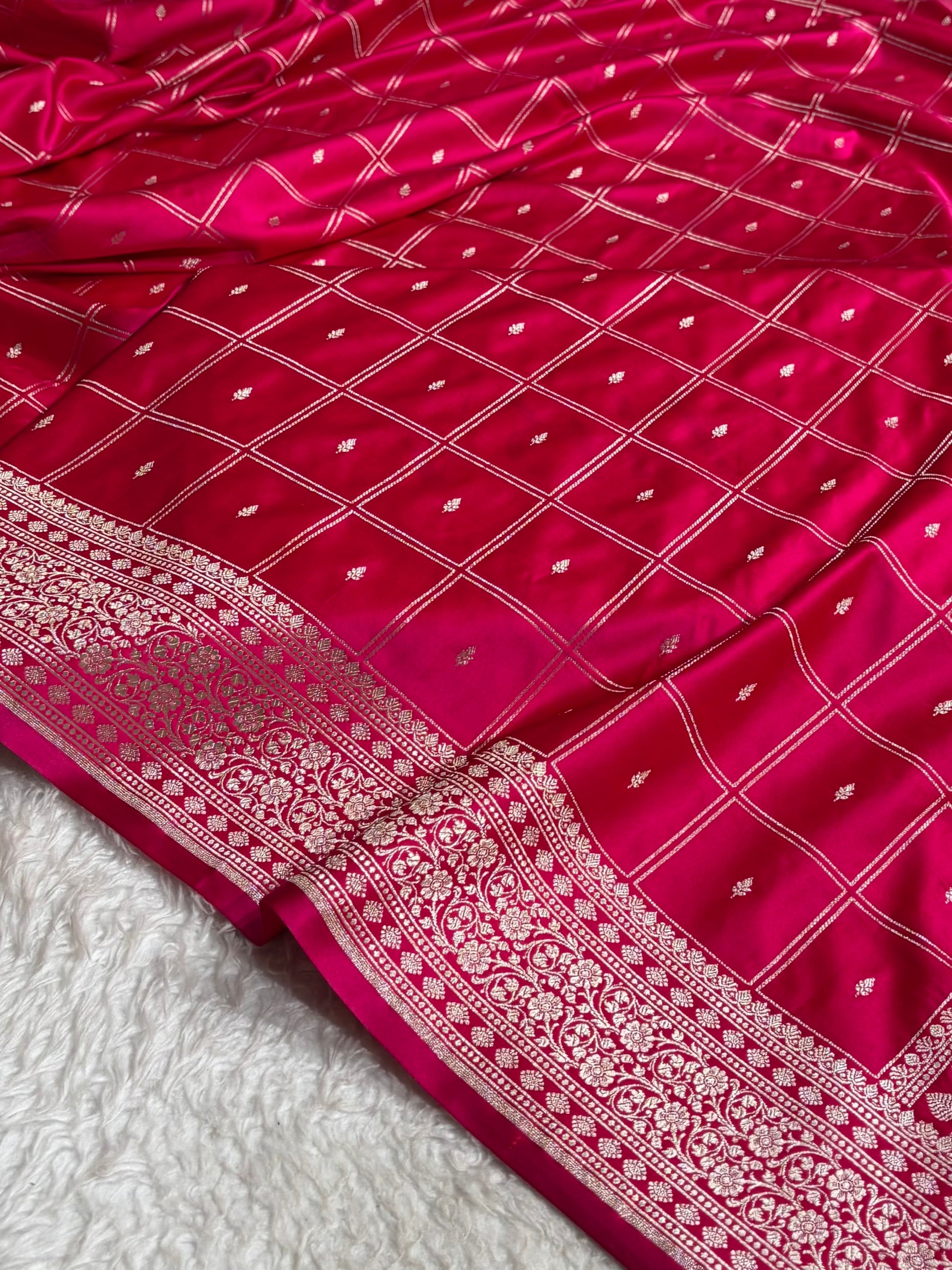 Cross Rani Shades Banarasi With Floral Border Mashru Silk Saree MSM-124