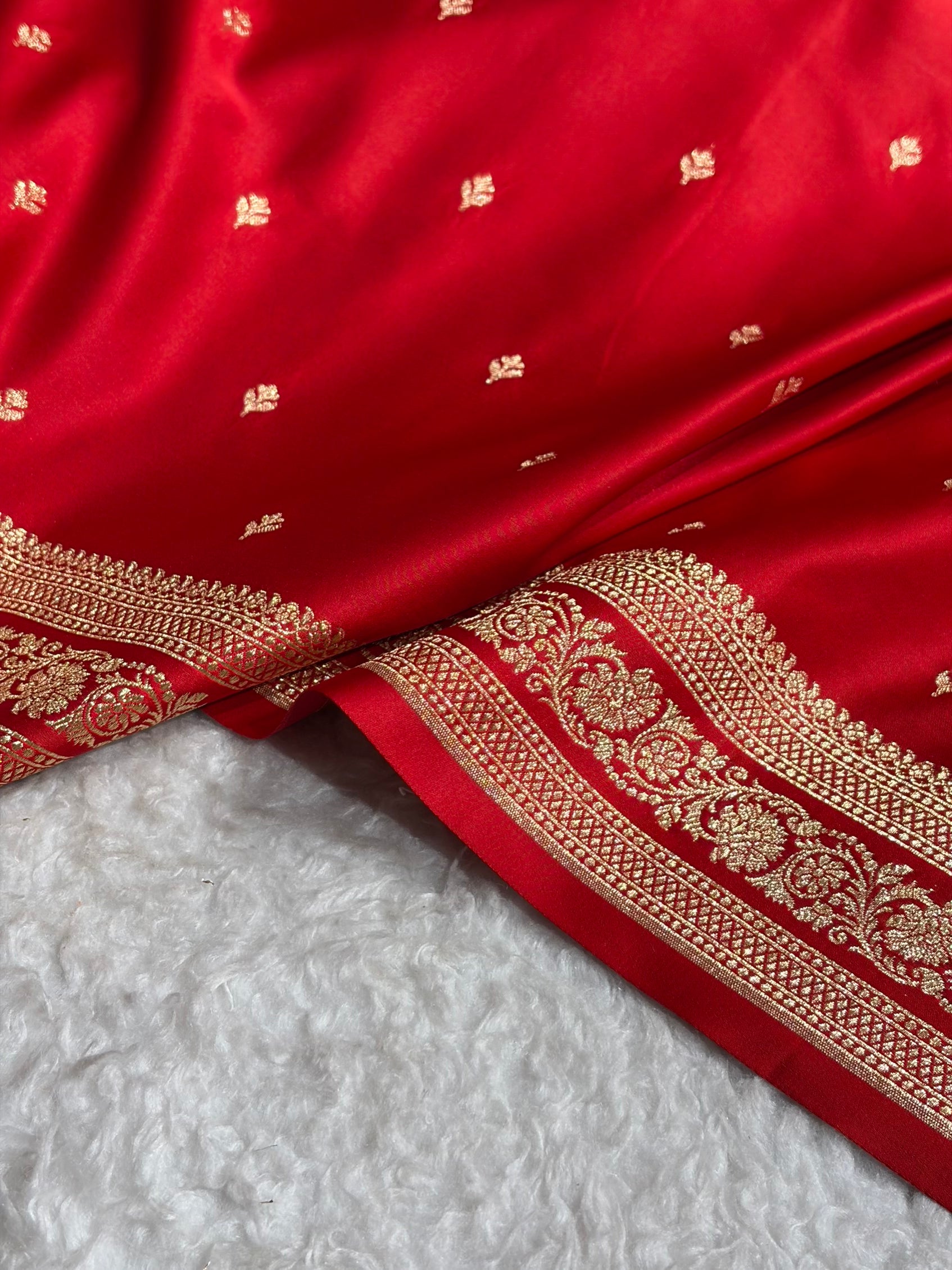 Banarasi Satin Katan Saree Booti Pattern in Red Shades SK128
