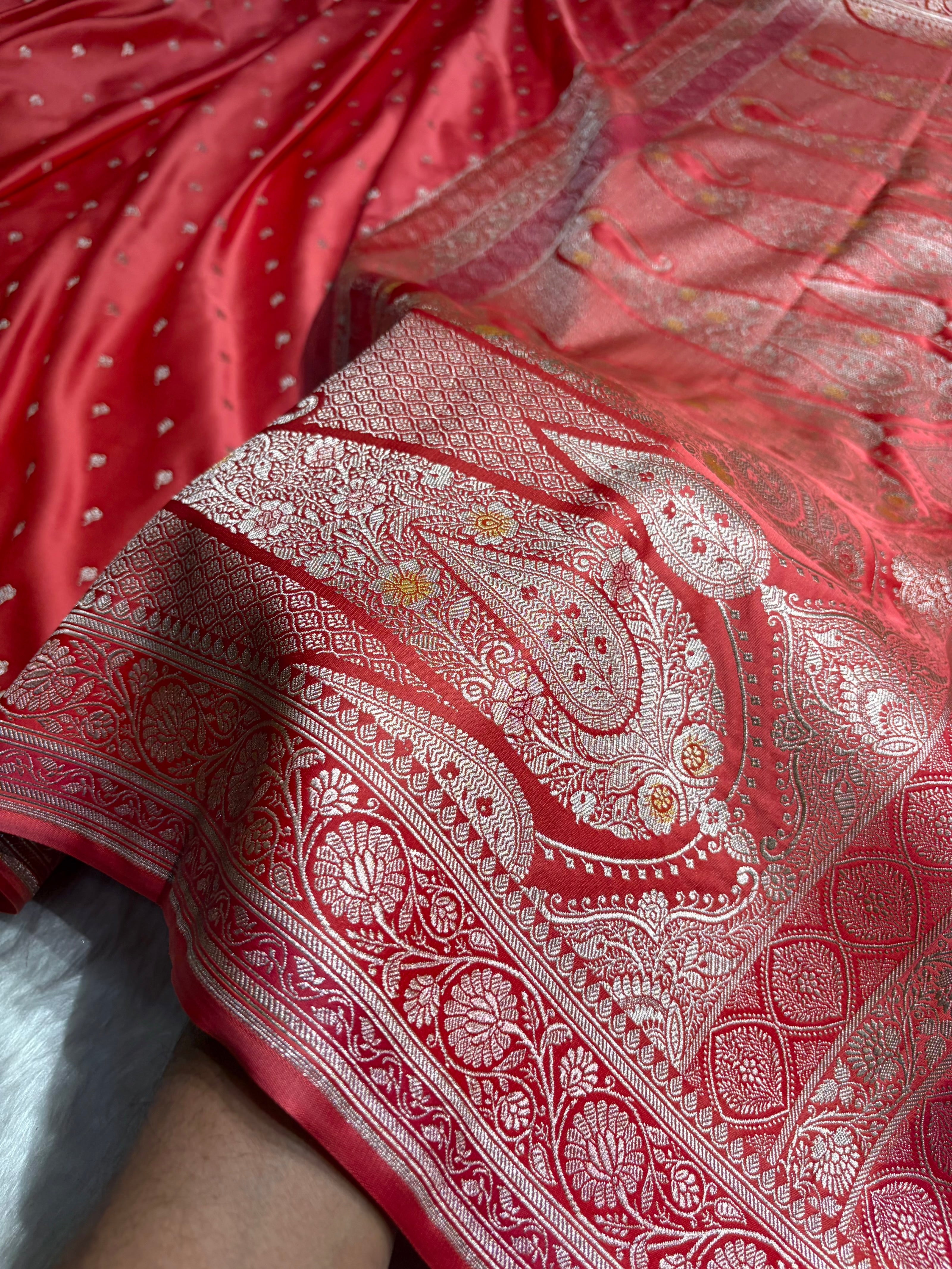 Rusty Peach Shades With Contrast Border Booti Mashru Silk Saree MS78