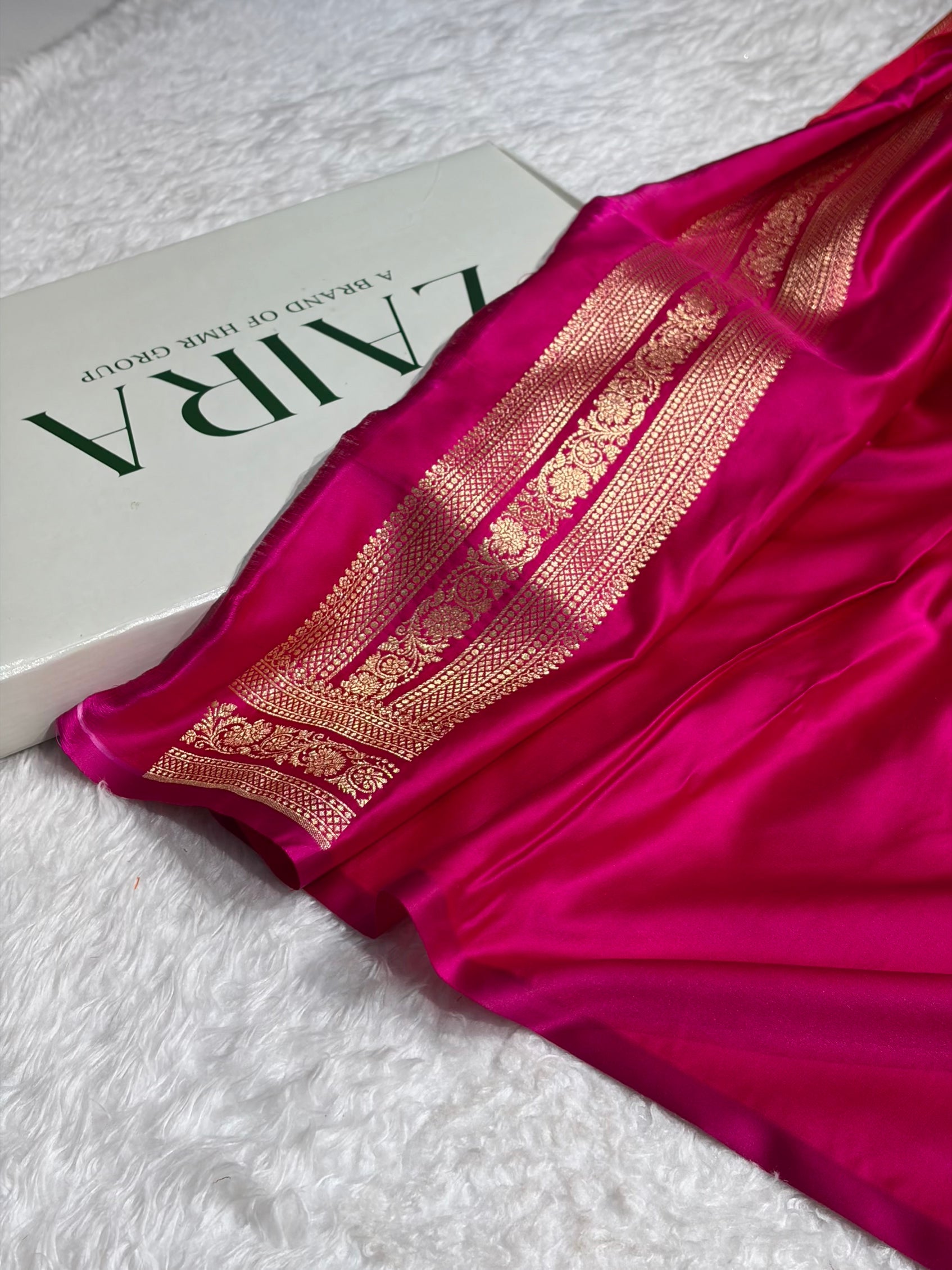 Banarasi Satin Katan Saree Booti Pattern in Cross Rani Shades SK128
