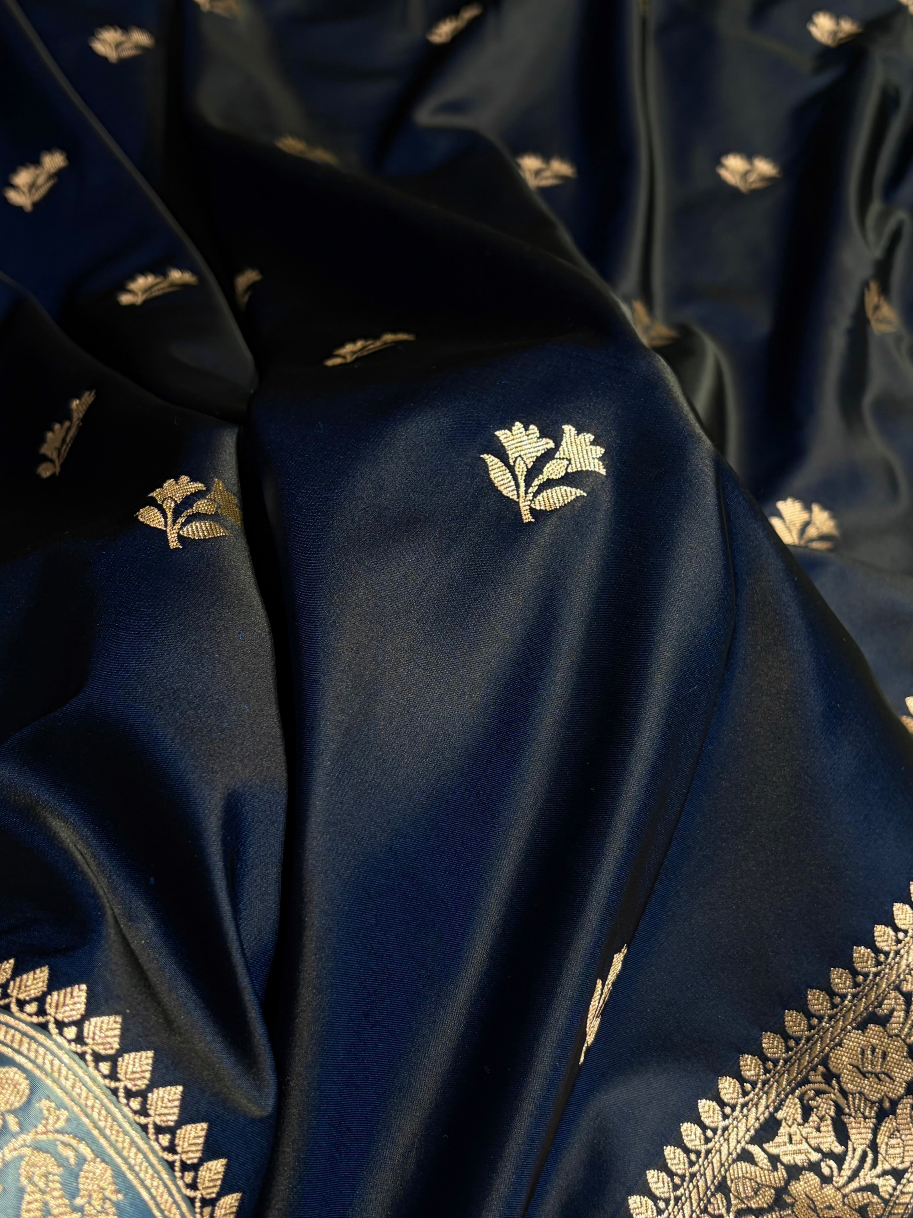 Contrast Peacock / Sky Blue Shades Banarasi Booti Pattern Mashru Silk Saree MSM-138