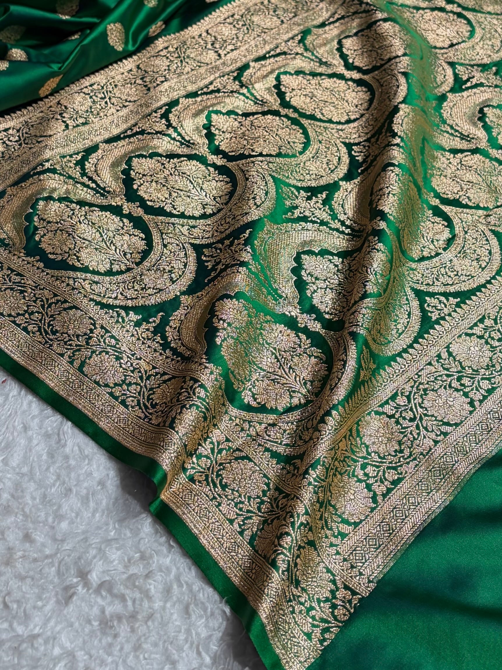 Banarasi Satin Katan Saree With Boota in Cross Green Shades SK109