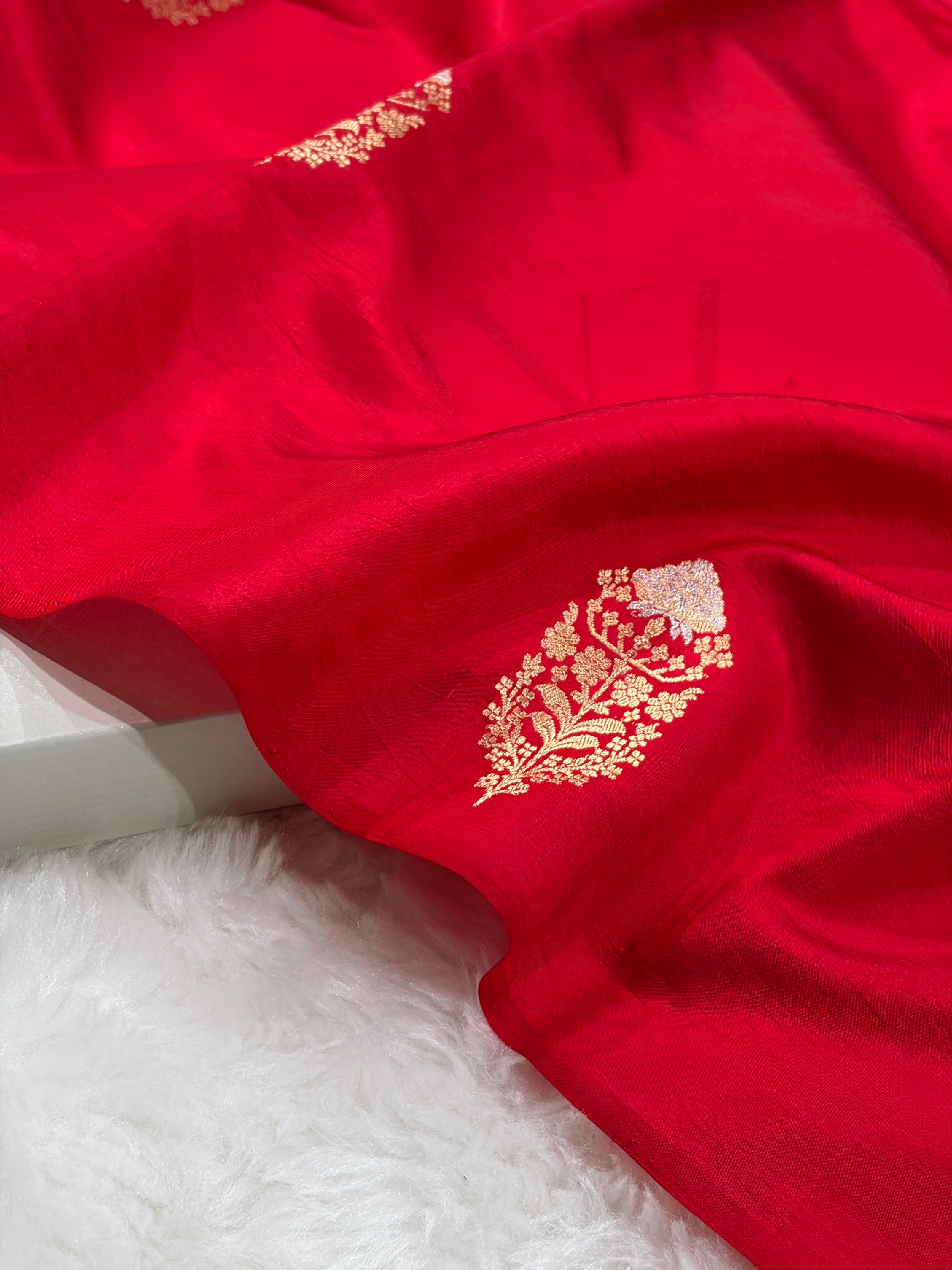 Red Shades Handwoven Pure Paper Silk RM-51