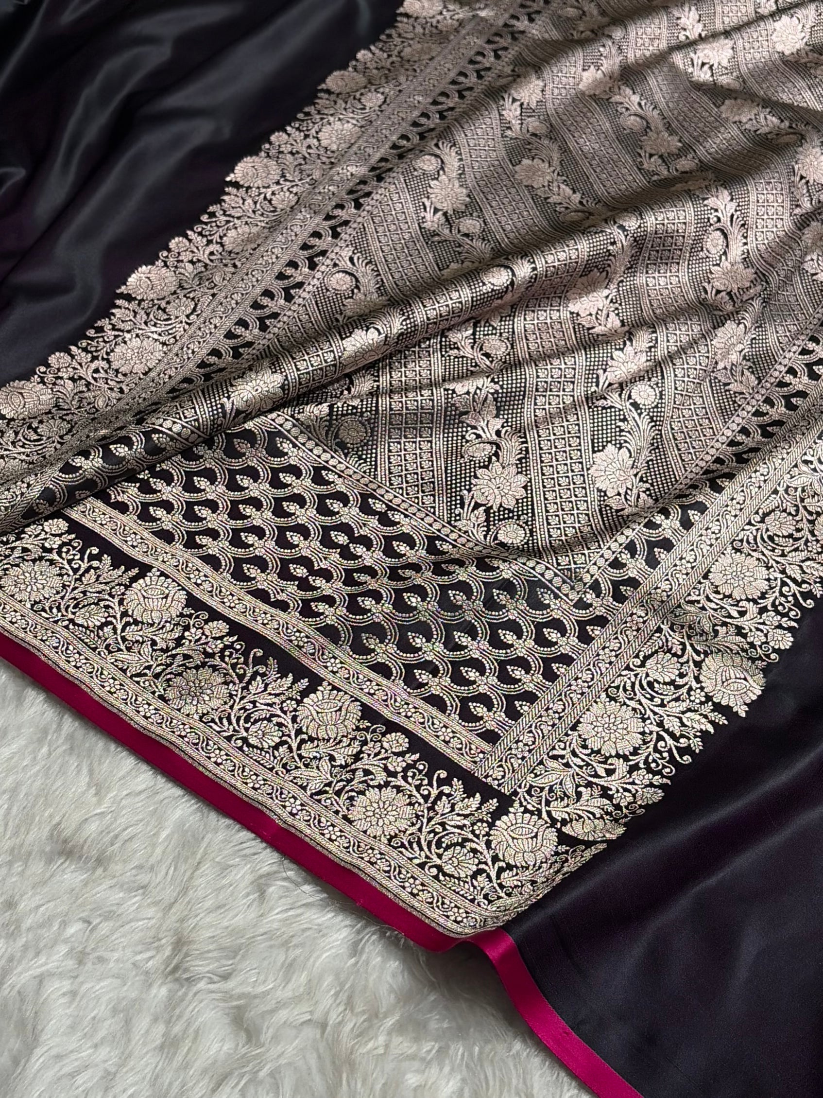 Cross Wine Shade With Booti Pattern Mashru Silk Saree