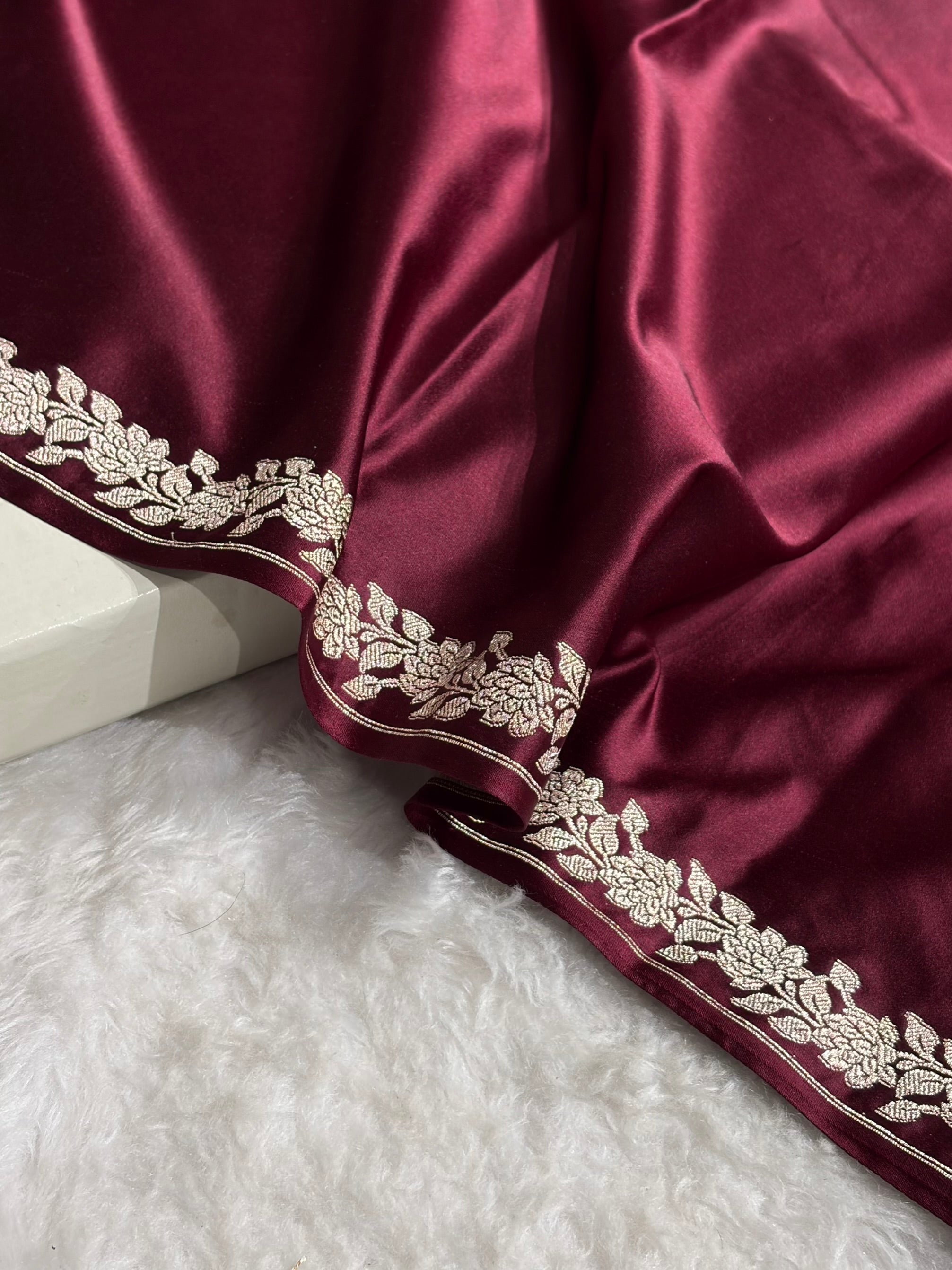 Banarasi Chocolate With Floral Border Plain Mashru Silk Saree MS80