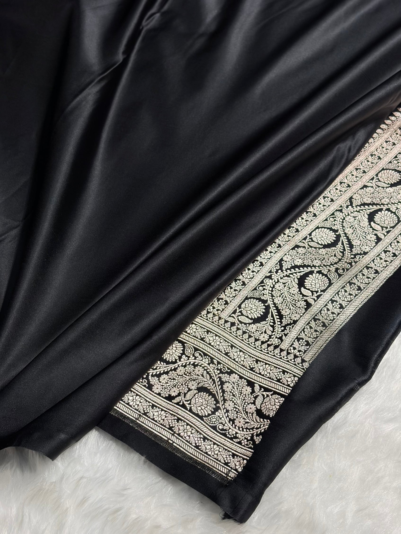 Black Shades Tanchoi Motif Mashru Silk Saree MST-11