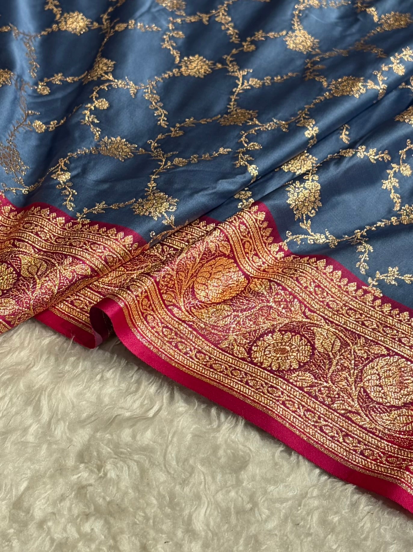 Banarasi Contrast Satin Katan Saree With Jaal Pattern in Grey With Rani Shades SK124