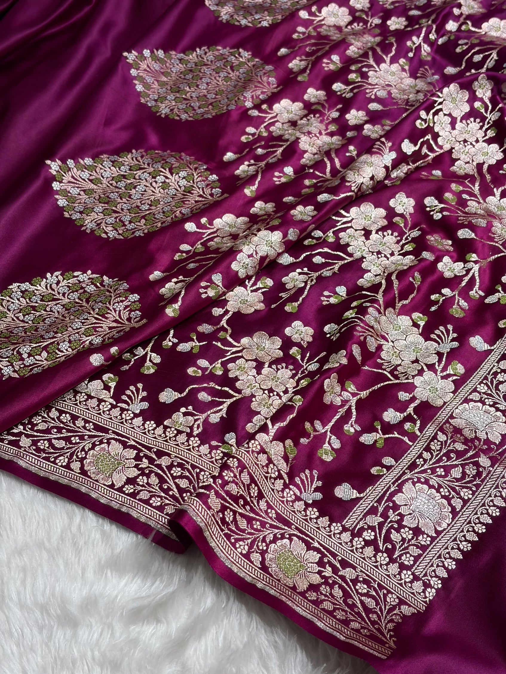 Wine Shades Banarasi With Plain Minakari Broder Pattern Mashru Silk Saree MSM-135