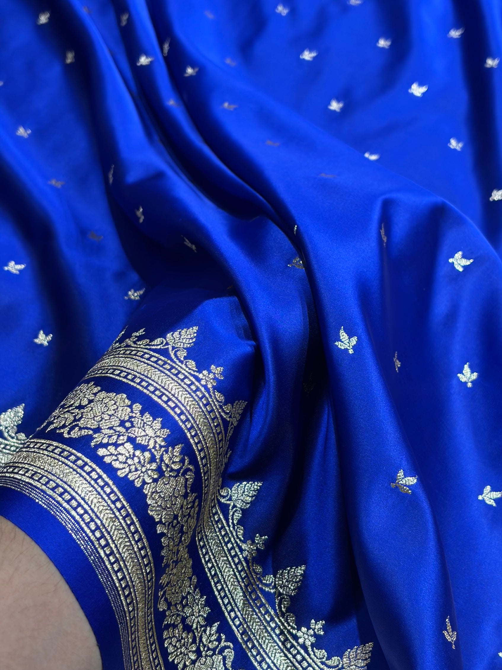 Cross Royal Blue Shades Banarasi Booti Katan Silk Saree SKM17