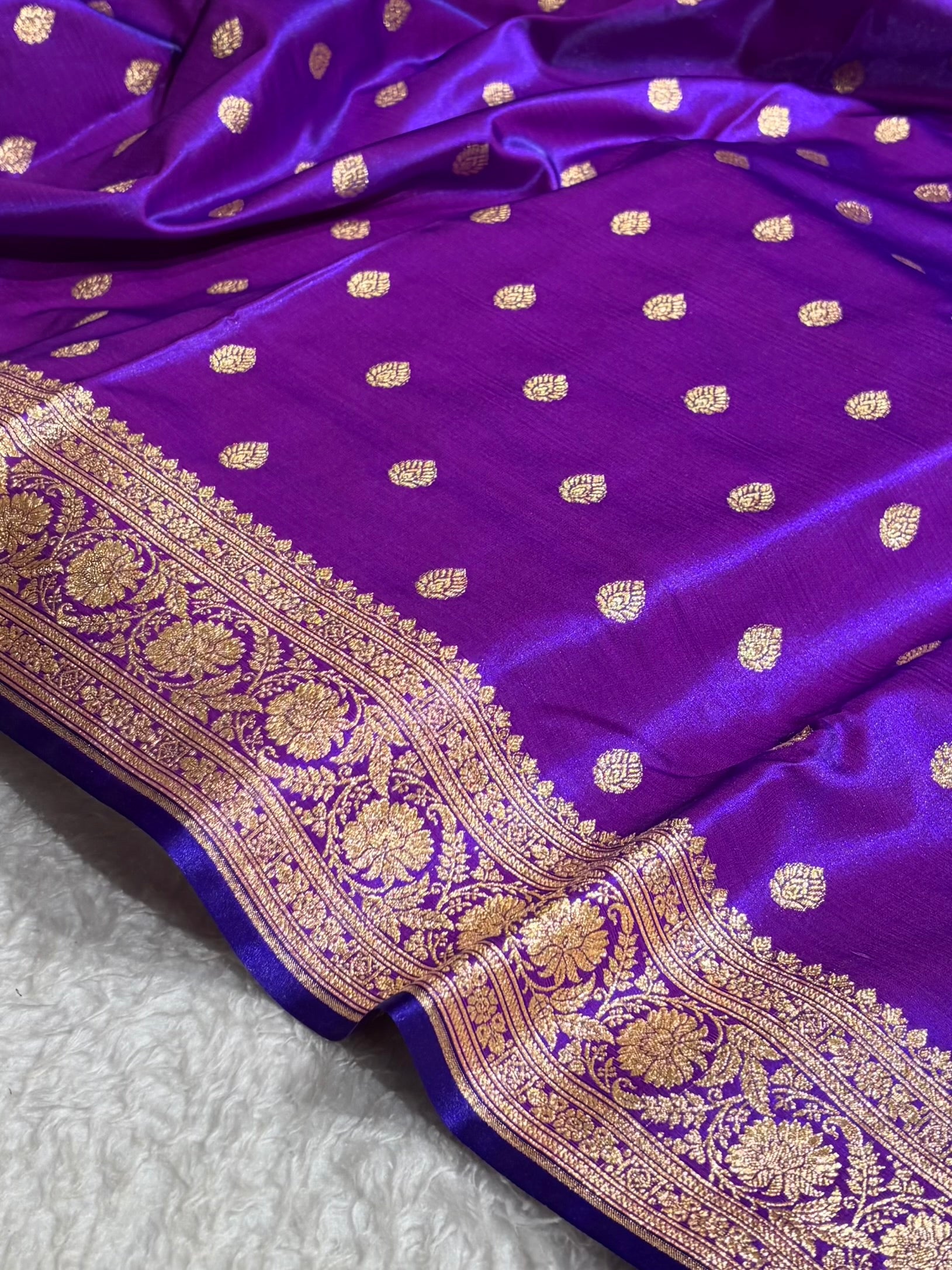 Purple Shades Boota Pattern Banarasi Satin Silk Saree SS45