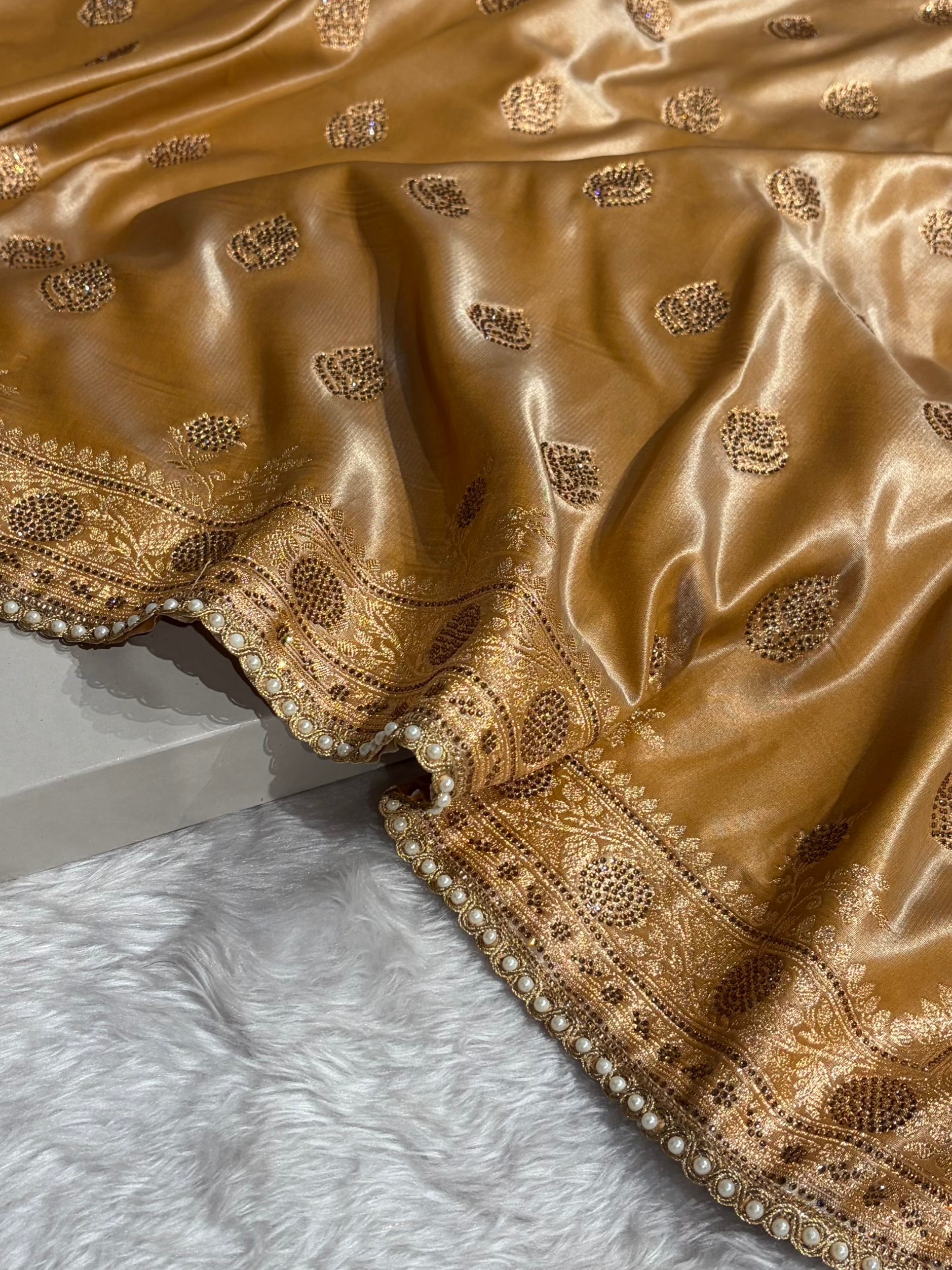 Banarasi Bridal Beige Booti stone work With Gotta Patti BSS20