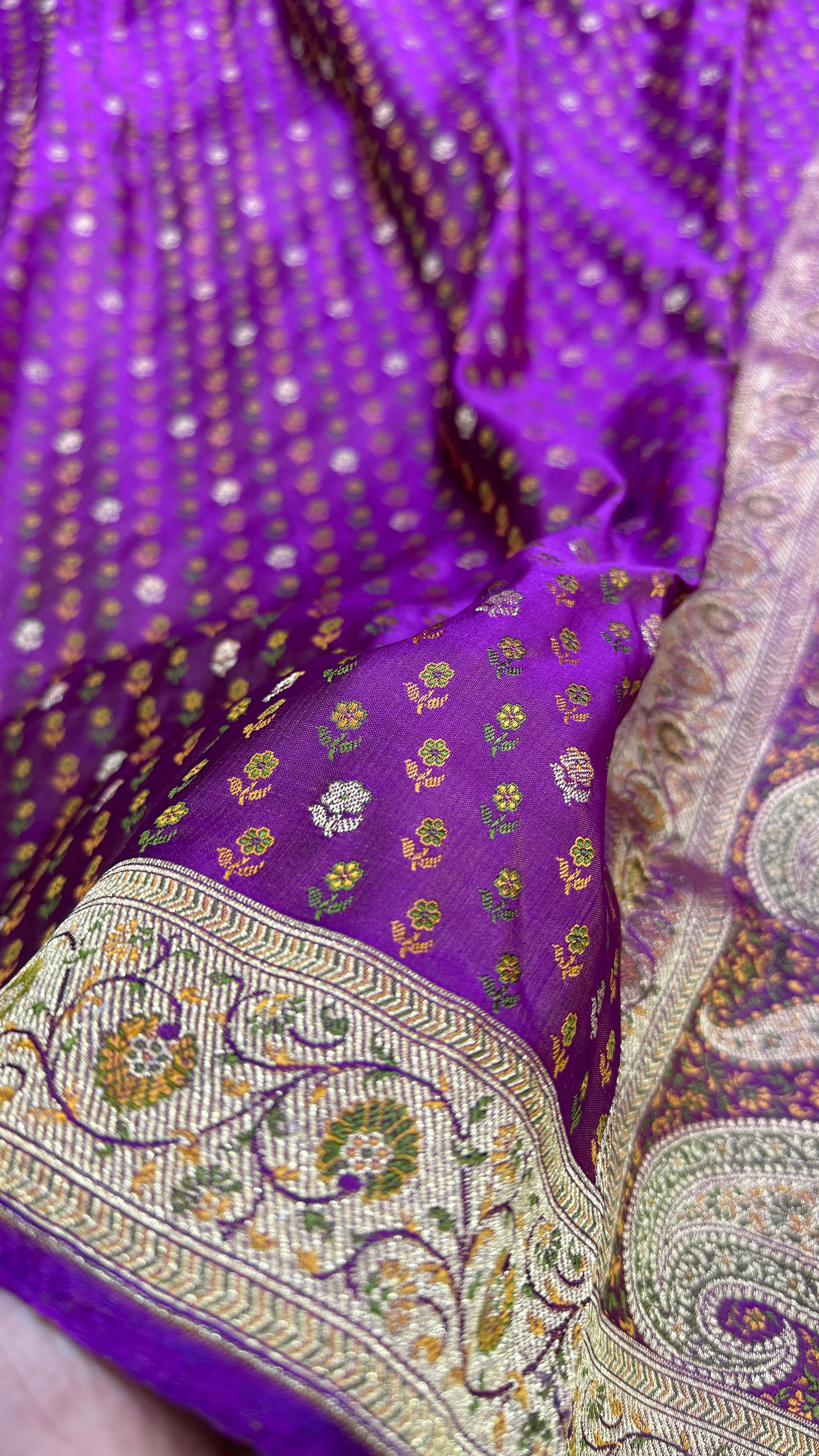 Dual tone Magenta Tanchoi Minakari booti Katan Silk Saree SKTM-01