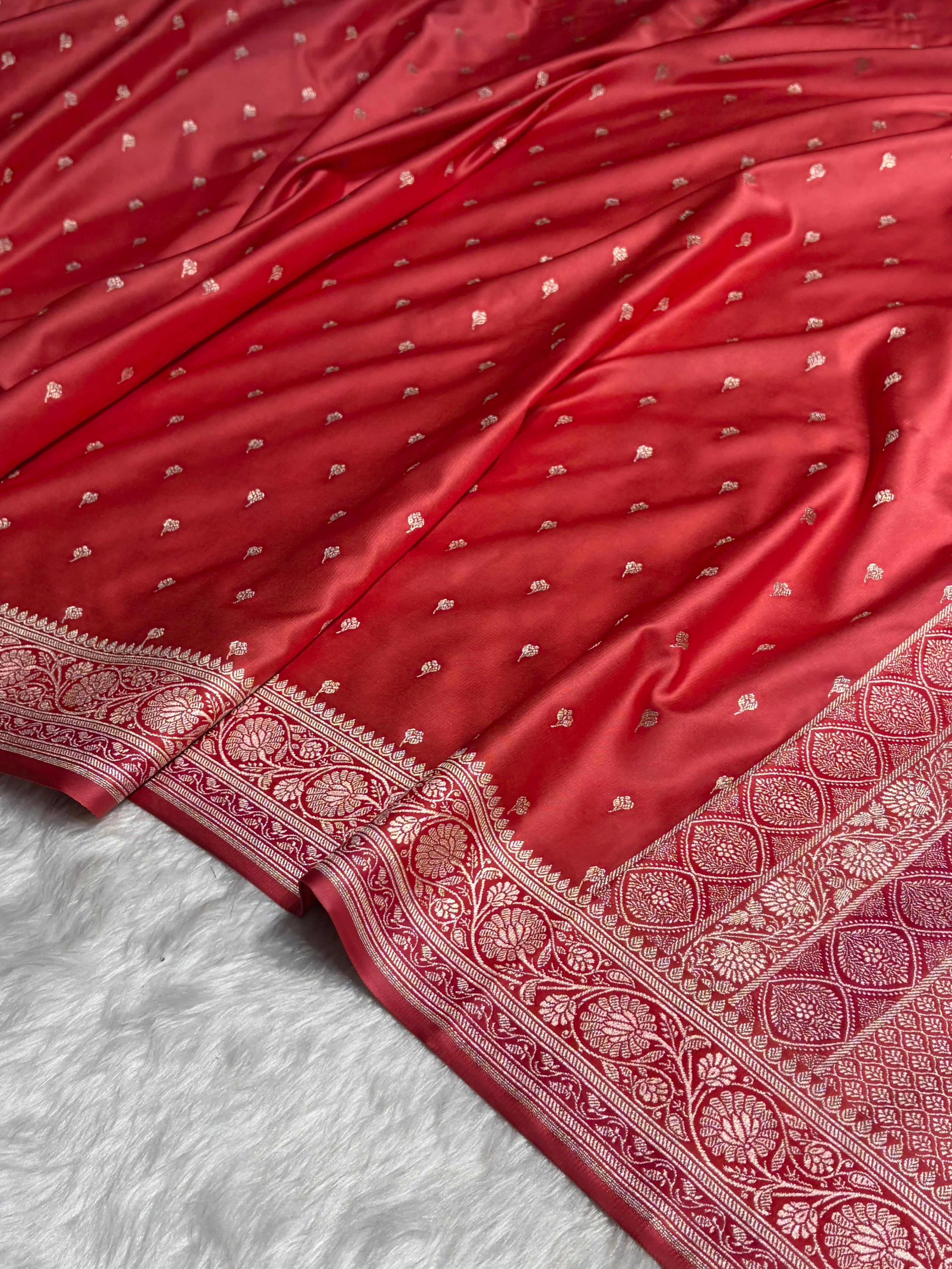 Rusty Peach Shades With Contrast Border Booti Mashru Silk Saree MS78