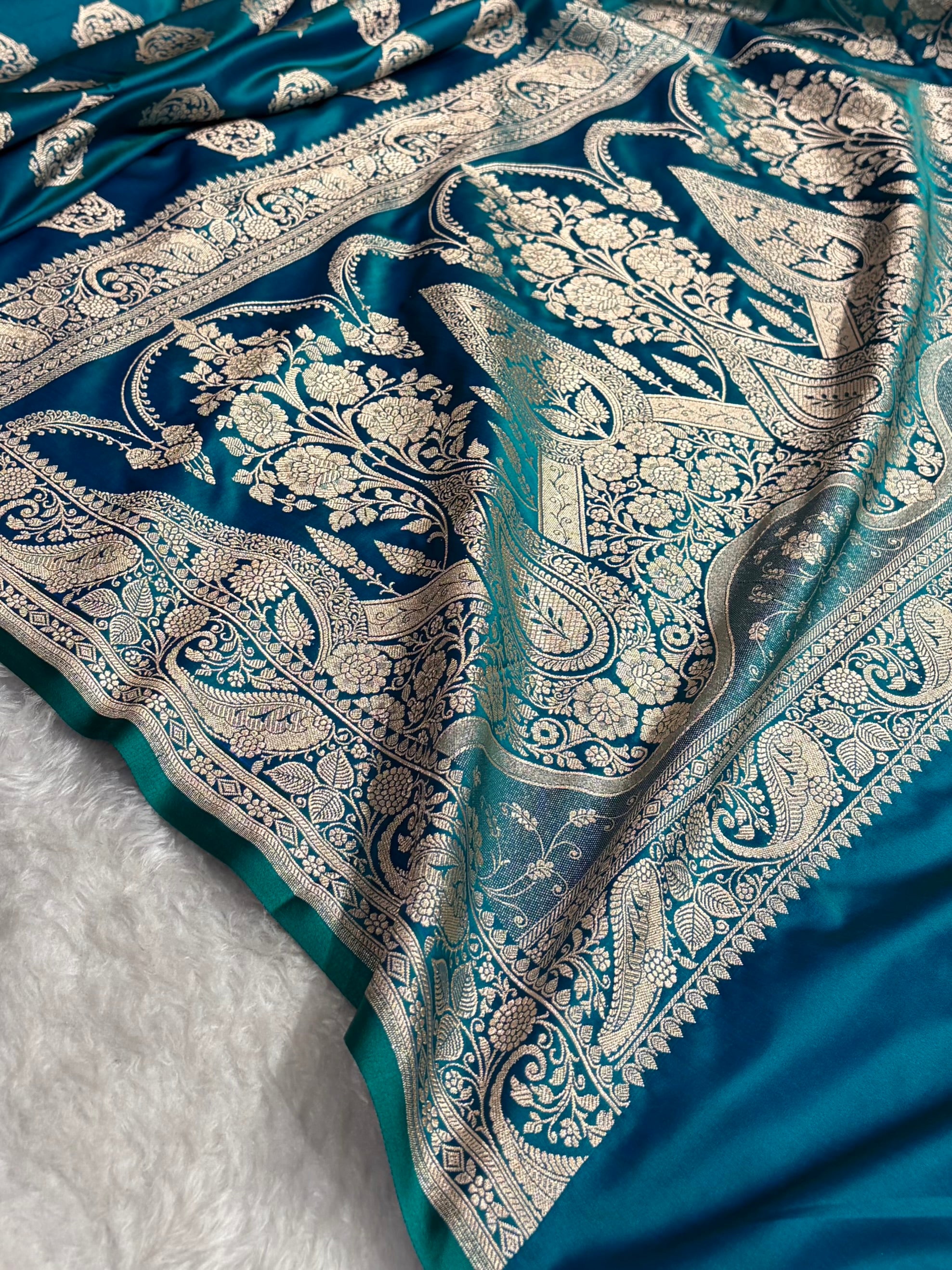 Banarasi Peacock Shades Banarasi Boota Pattern Floral Mashru Silk Saree MSM-104