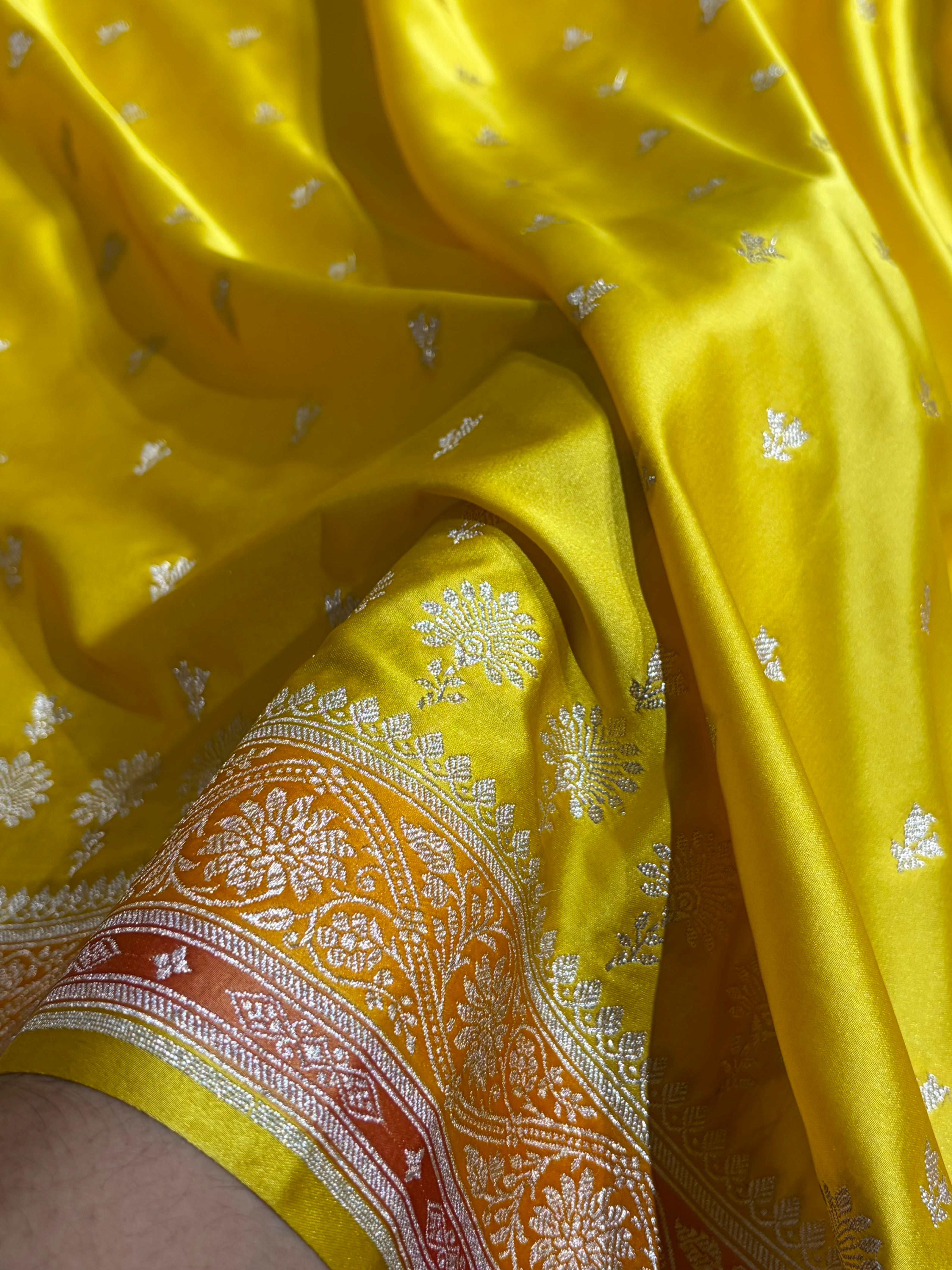 Banarasi Yellow Shades Minakari Booti Mashru Silk Saree MCS72