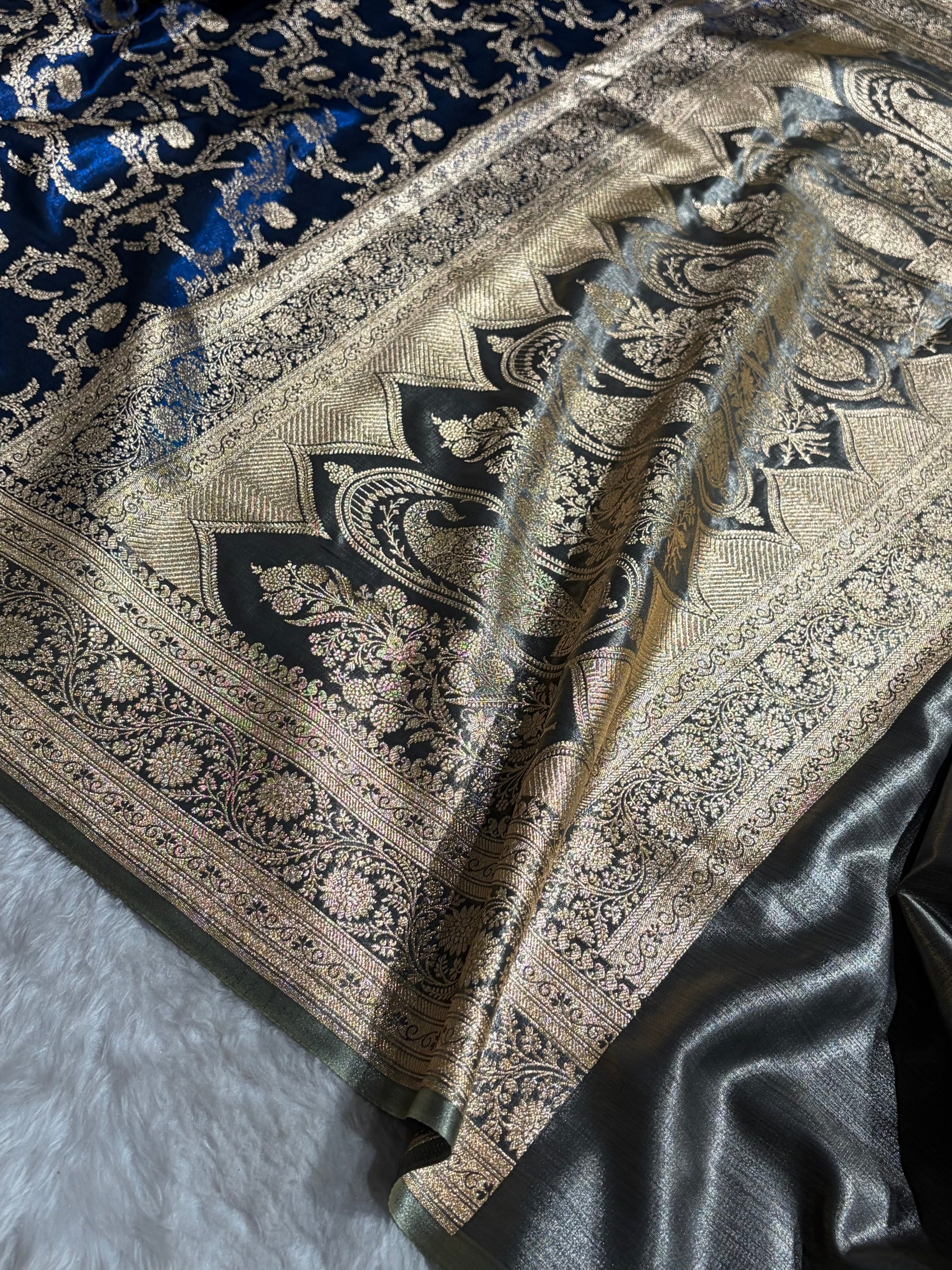 Royal Blue Contrast Shades Jaal Pattern Banarasi Satin Silk Saree SS47