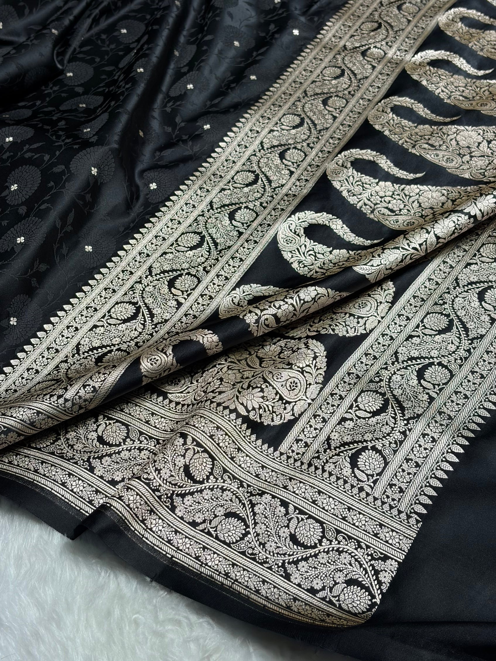 Black Shades Tanchoi Motif Mashru Silk Saree MST-11