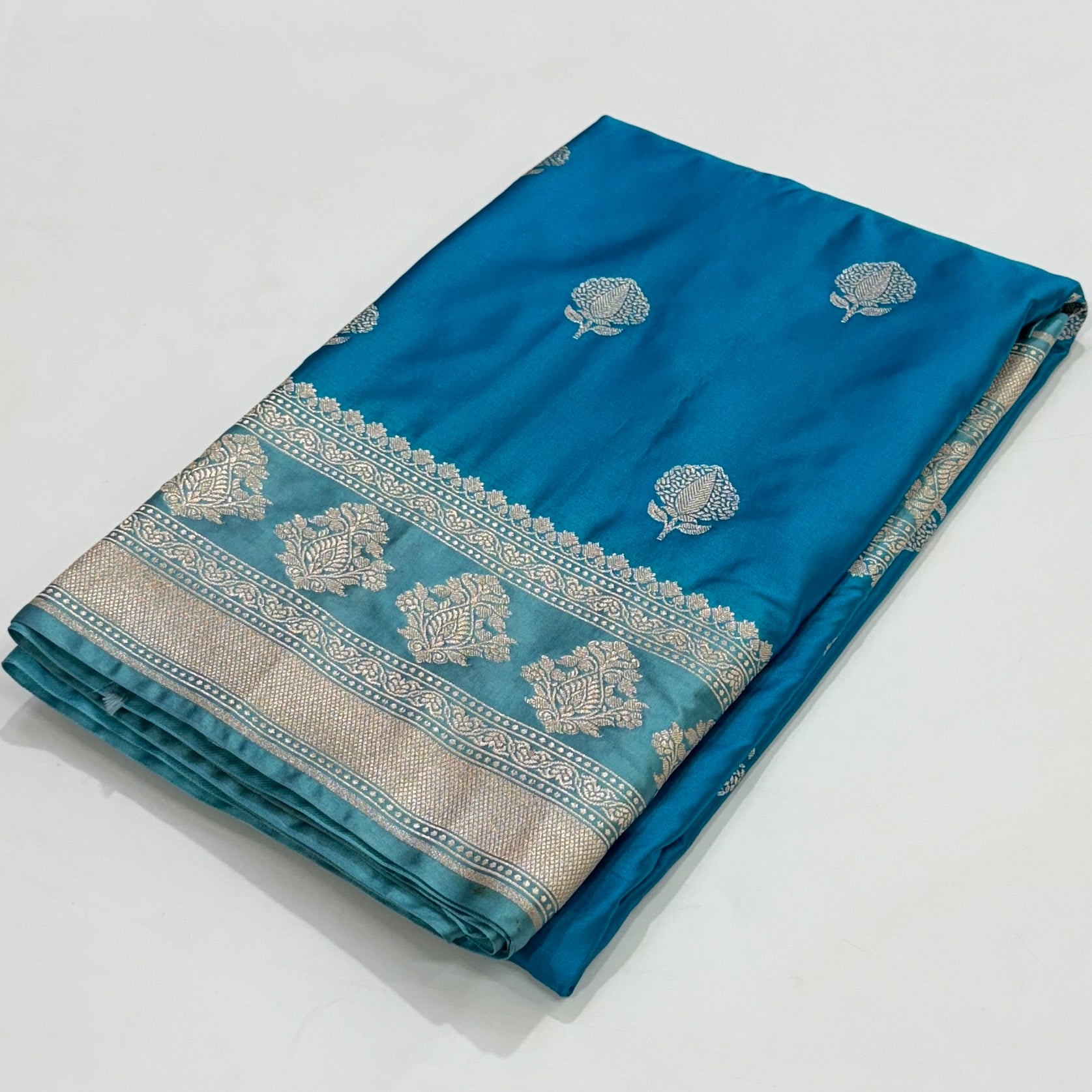 Contrast firozy - light blue Combination Border Mashru Silk Saree With Big Border