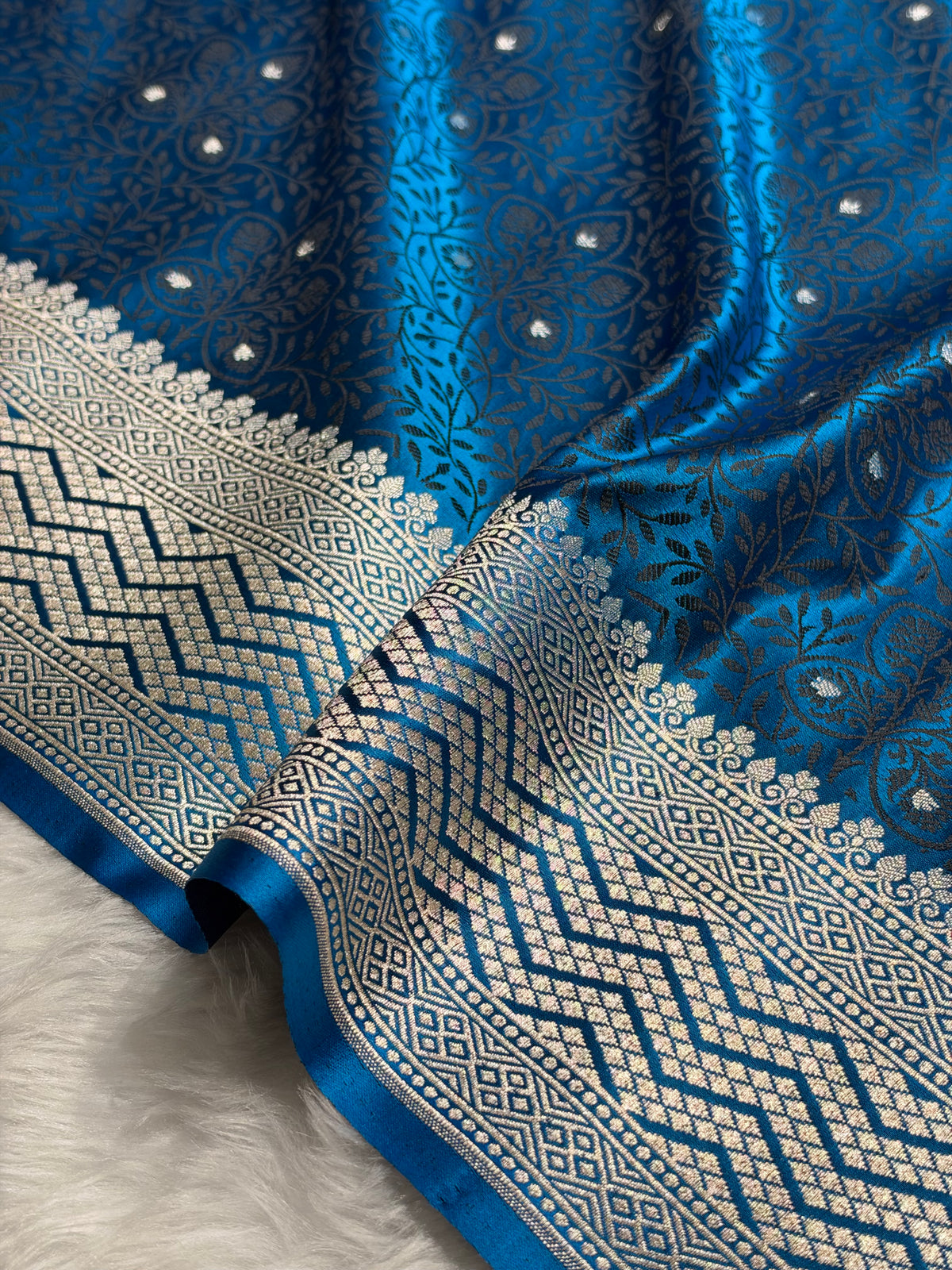 German Blue Shades Jamawar Tanchoi Motif Mashru Silk Saree MST-17