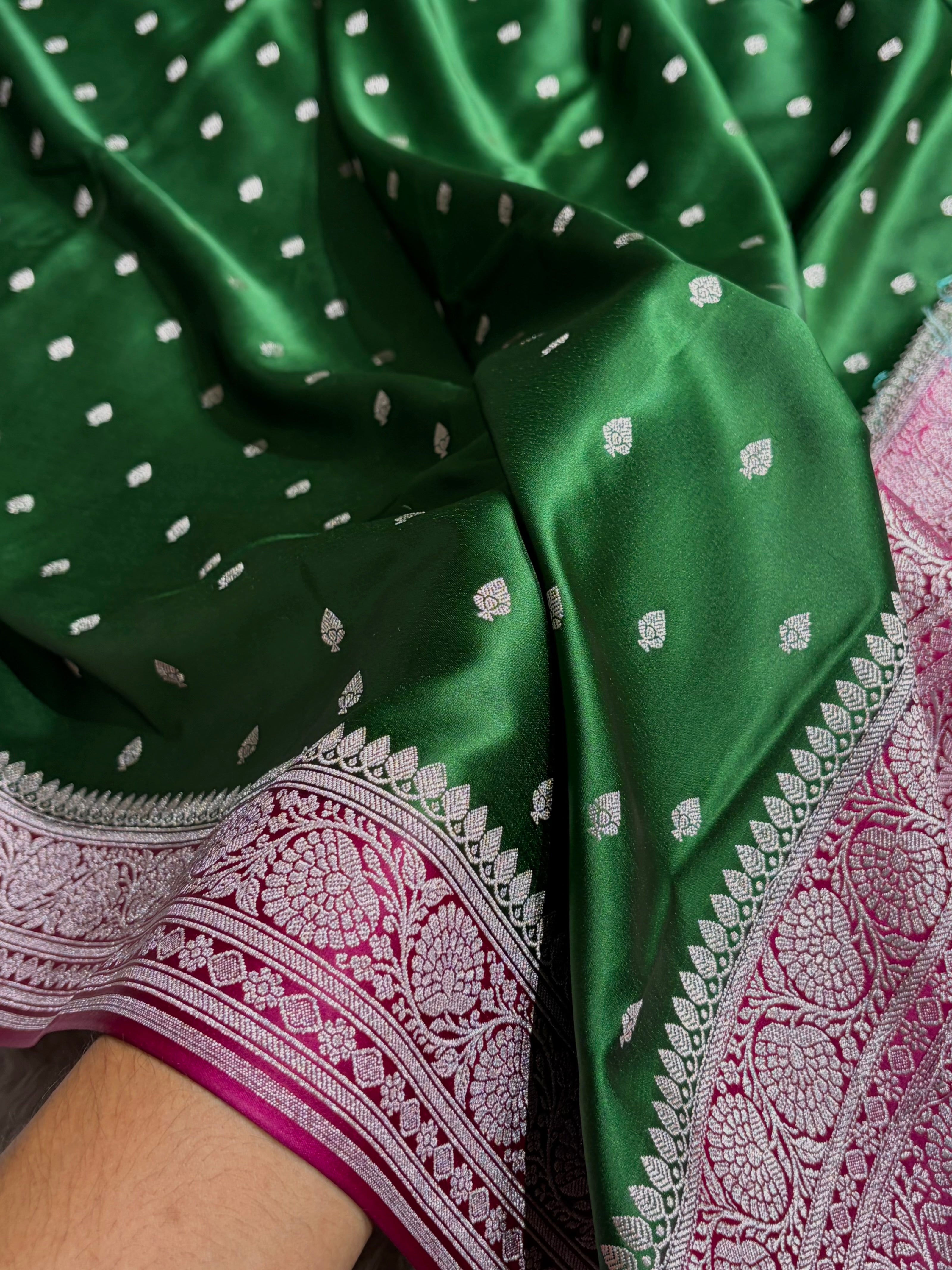 Bottle Green Shades With Contrast Rani Border Booti Mashru Silk Saree MS79