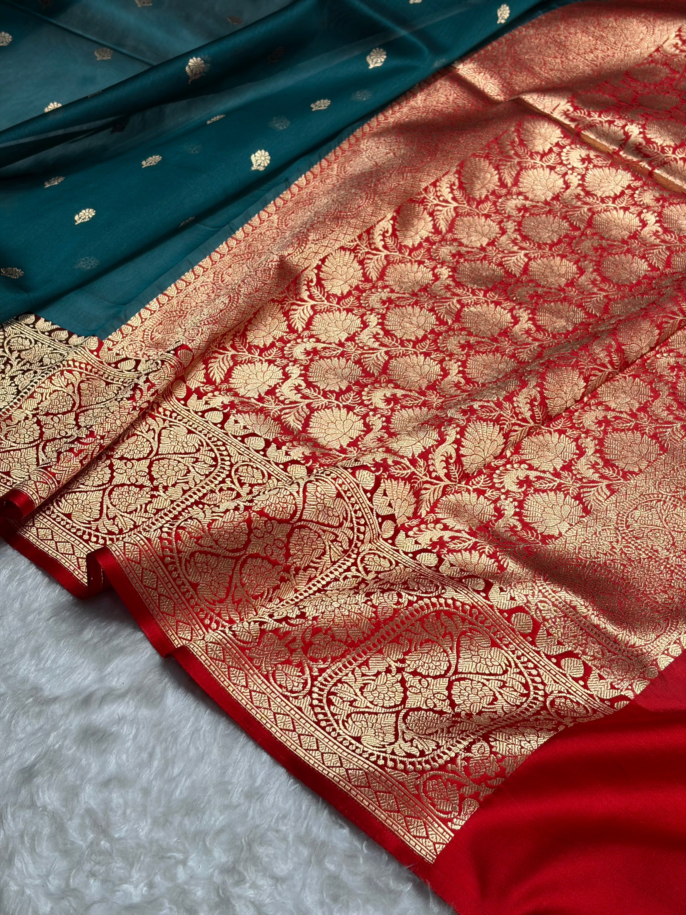 Contrast Pure Banarasi Organza Rama With Red Floral Banarasi Silk Saree PO-17