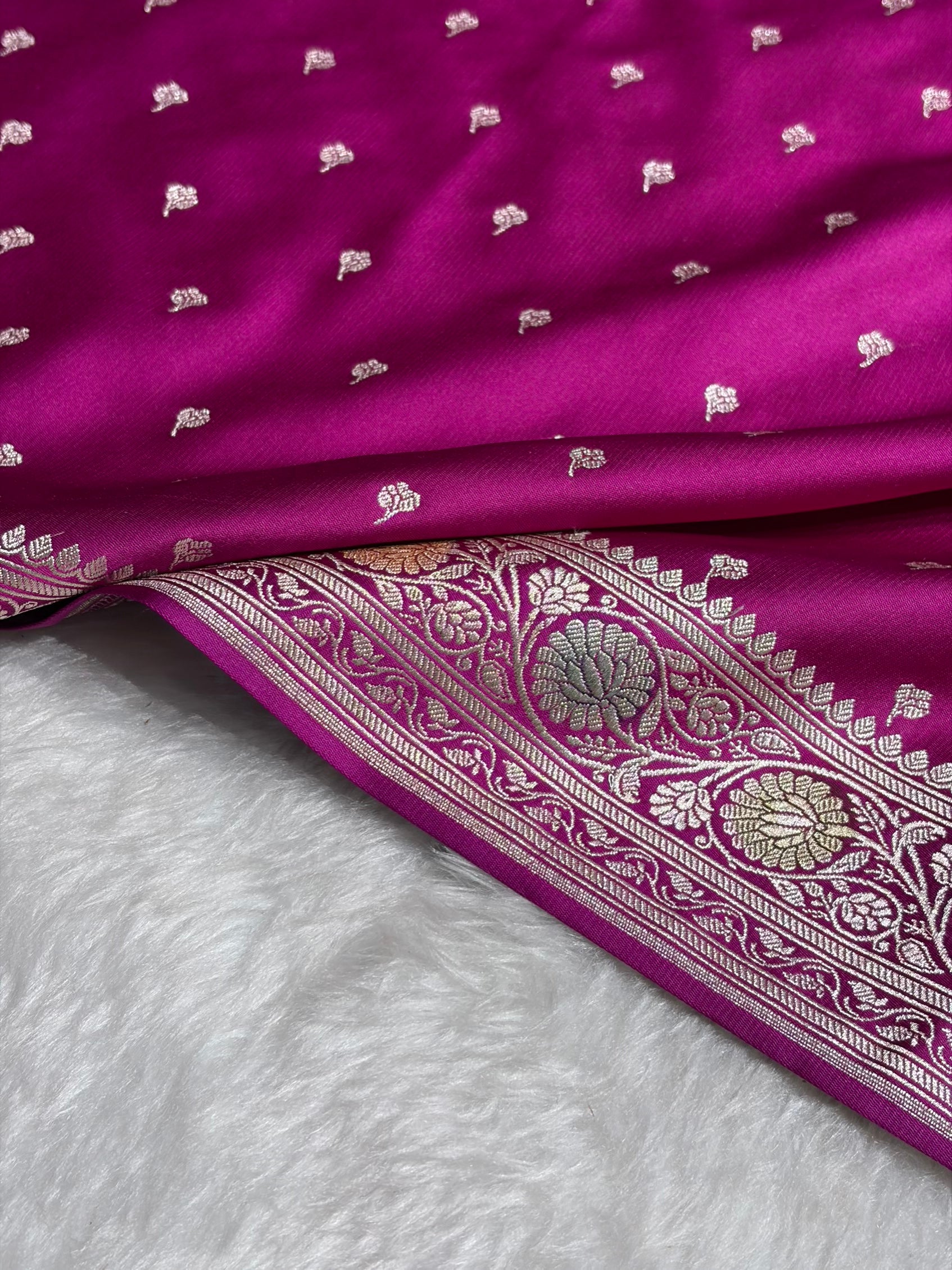 Dark Magenta Shades With Banarasi Minakari Booti Mashru Silk Saree MS78