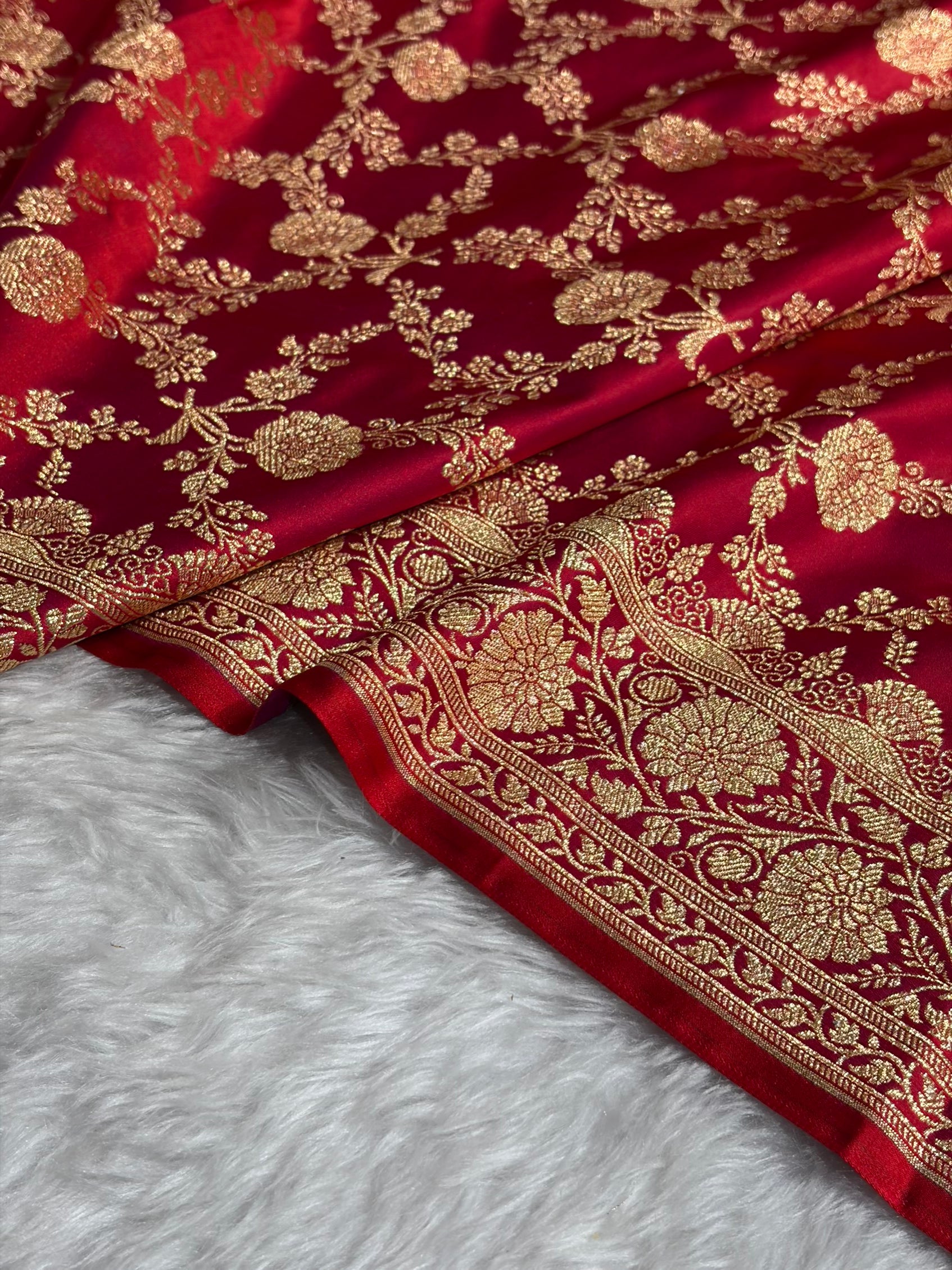 Reddish Magenta Shades Jaal Floral Pattern Satin Katan Silk Saree SK80