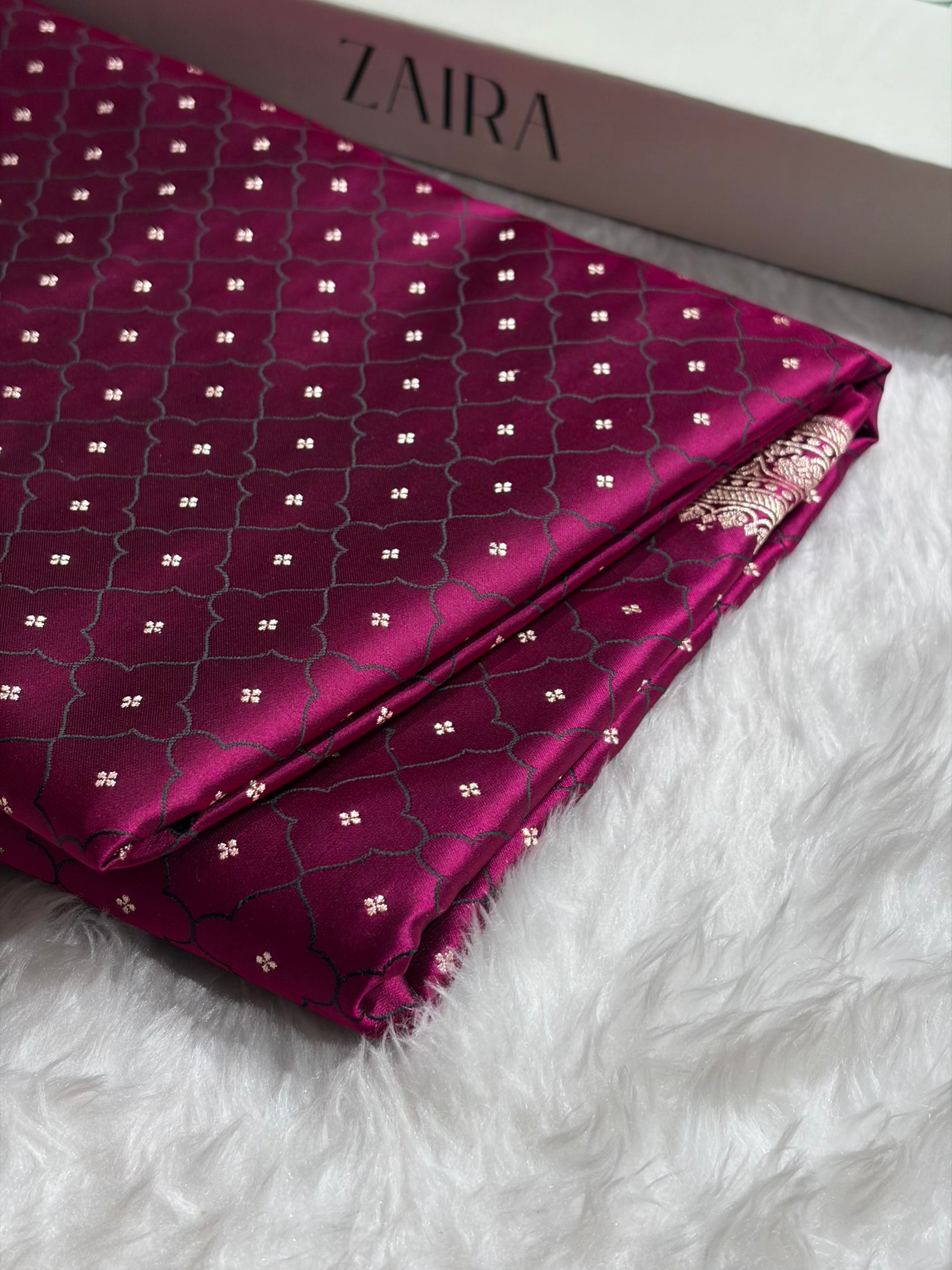 Wine Cross Shades Tanchoi Motif Mashru Silk Saree MST-13