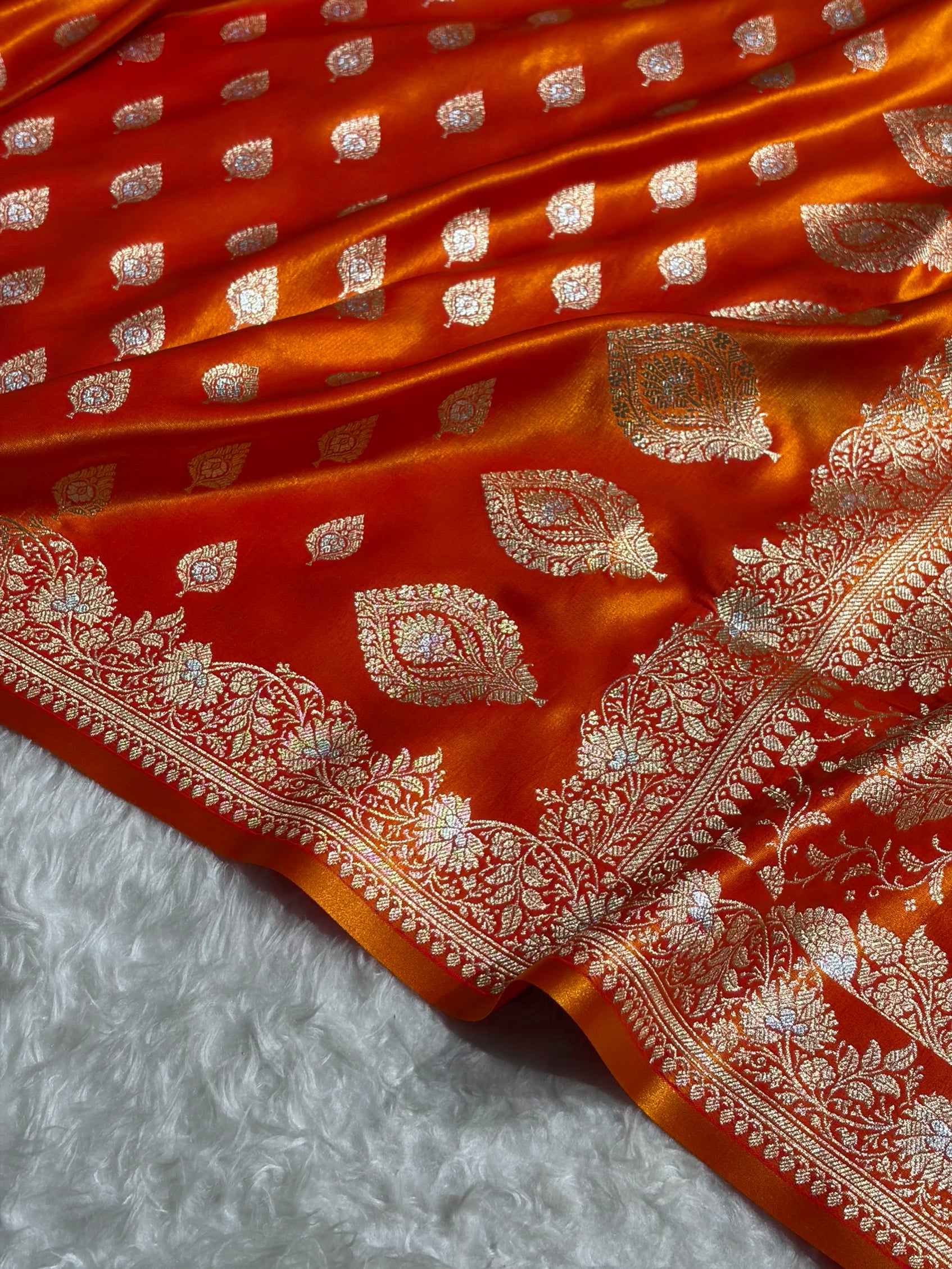 Banarasi Fire Gold Shades Minakari Booti Pattern Banarasi Satin Silk Saree SS60