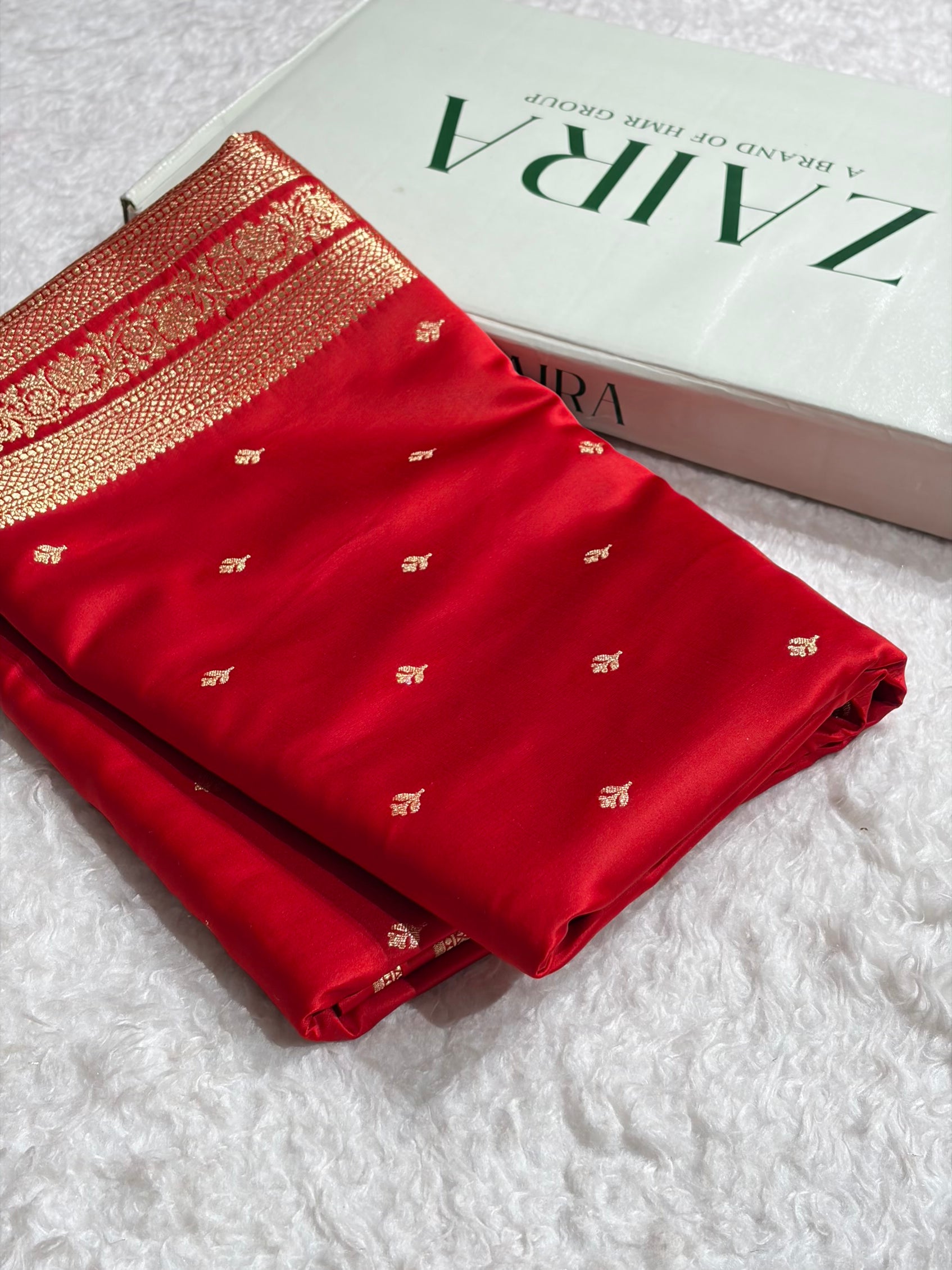 Banarasi Satin Katan Saree Booti Pattern in Red Shades SK128