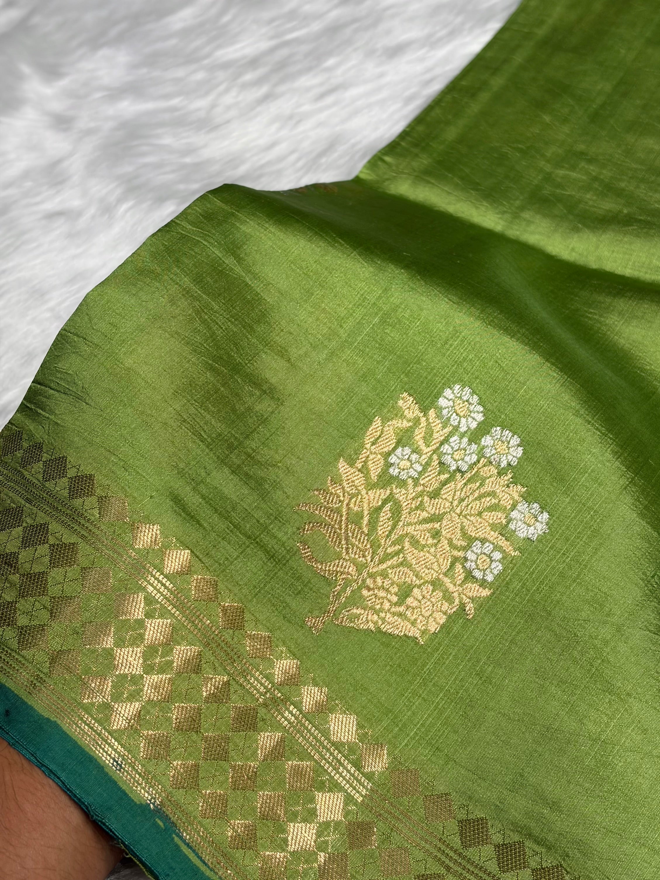 Olive Green Shades Handwoven Pure Raw Mango Silk RM-48