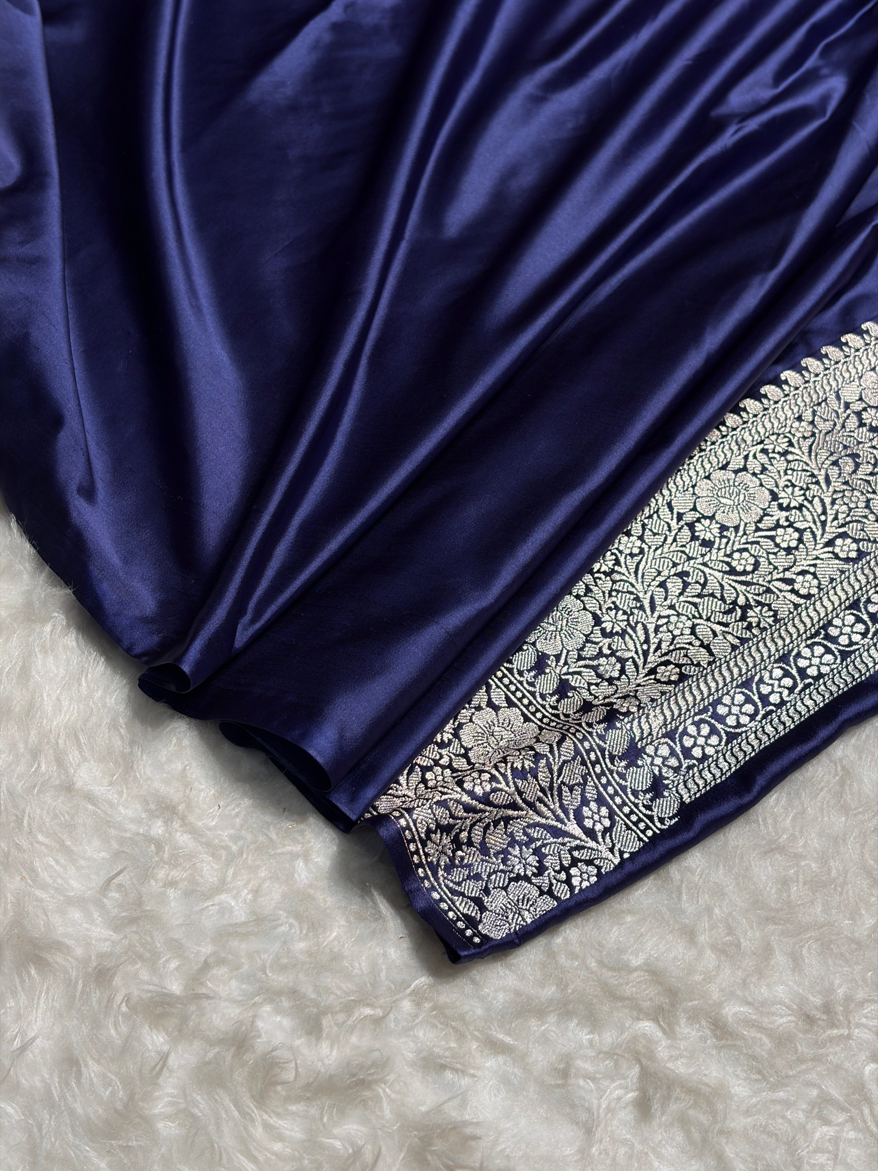 Navy Blue Shades Booti Tanchoi Mashru Silk Saree