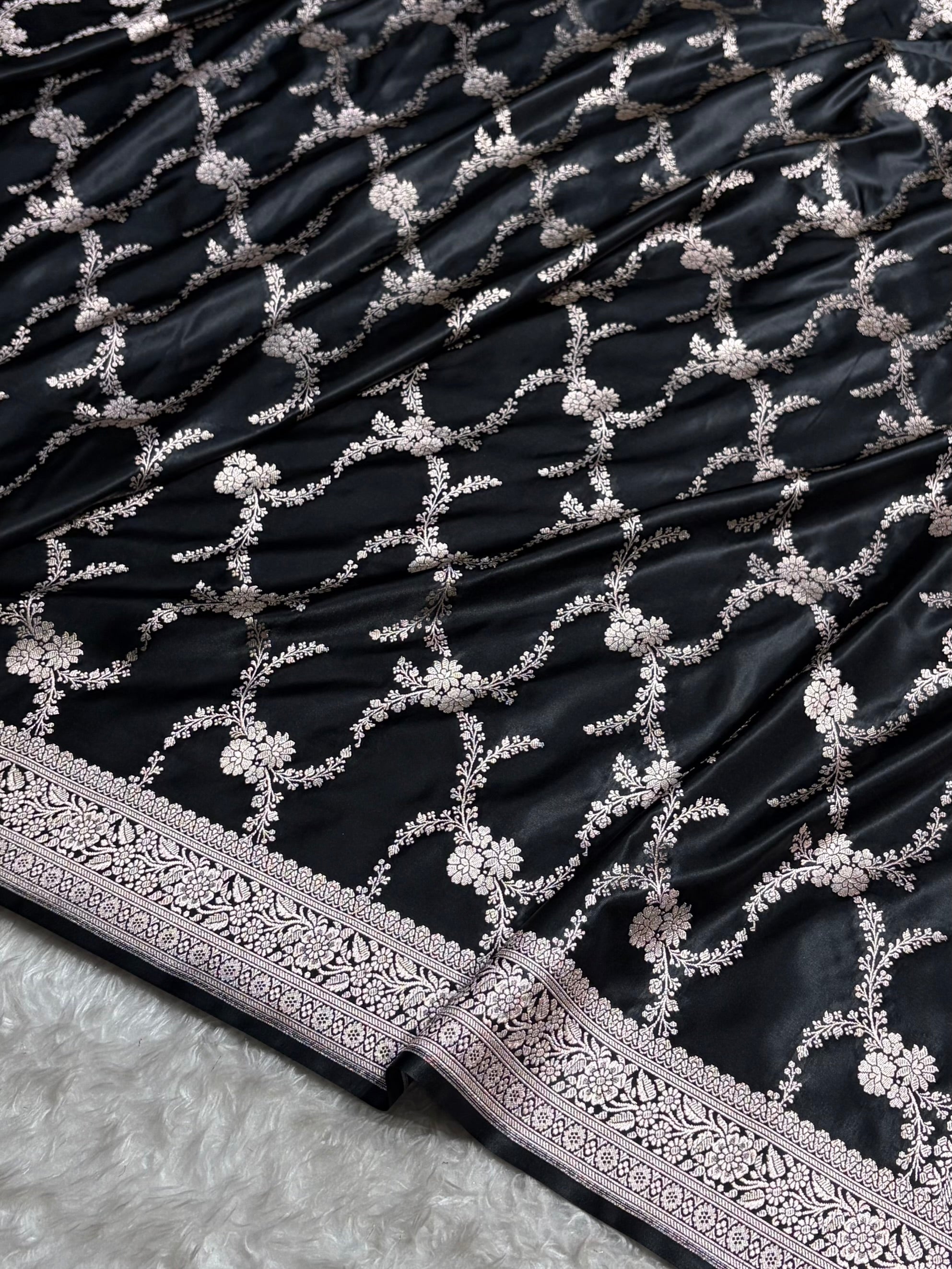 Black Shades Banarasi With Floral Border Mashru Silk Saree MSM-127