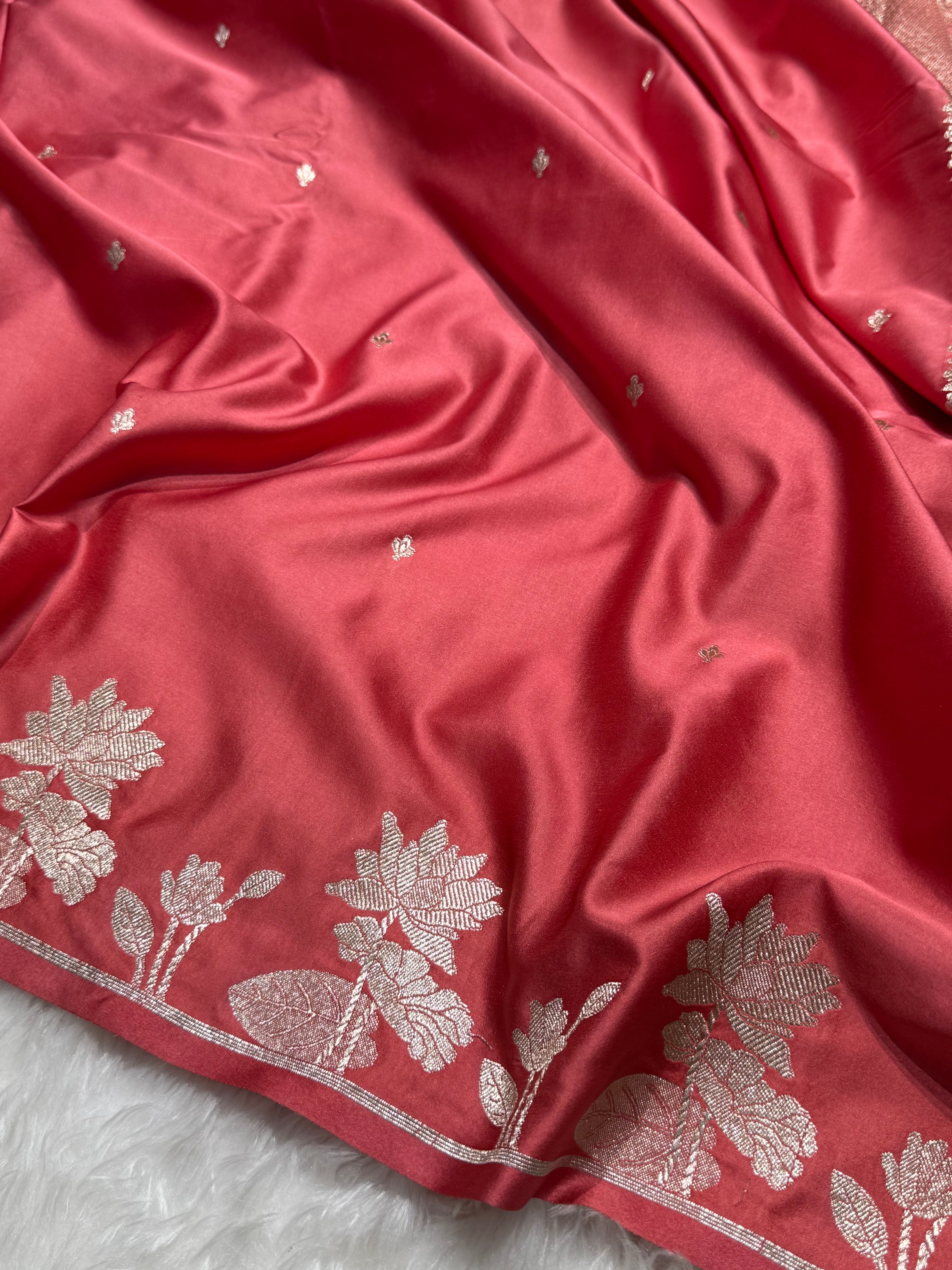 Dusty Peach Booti Motif Mashru Silk Saree