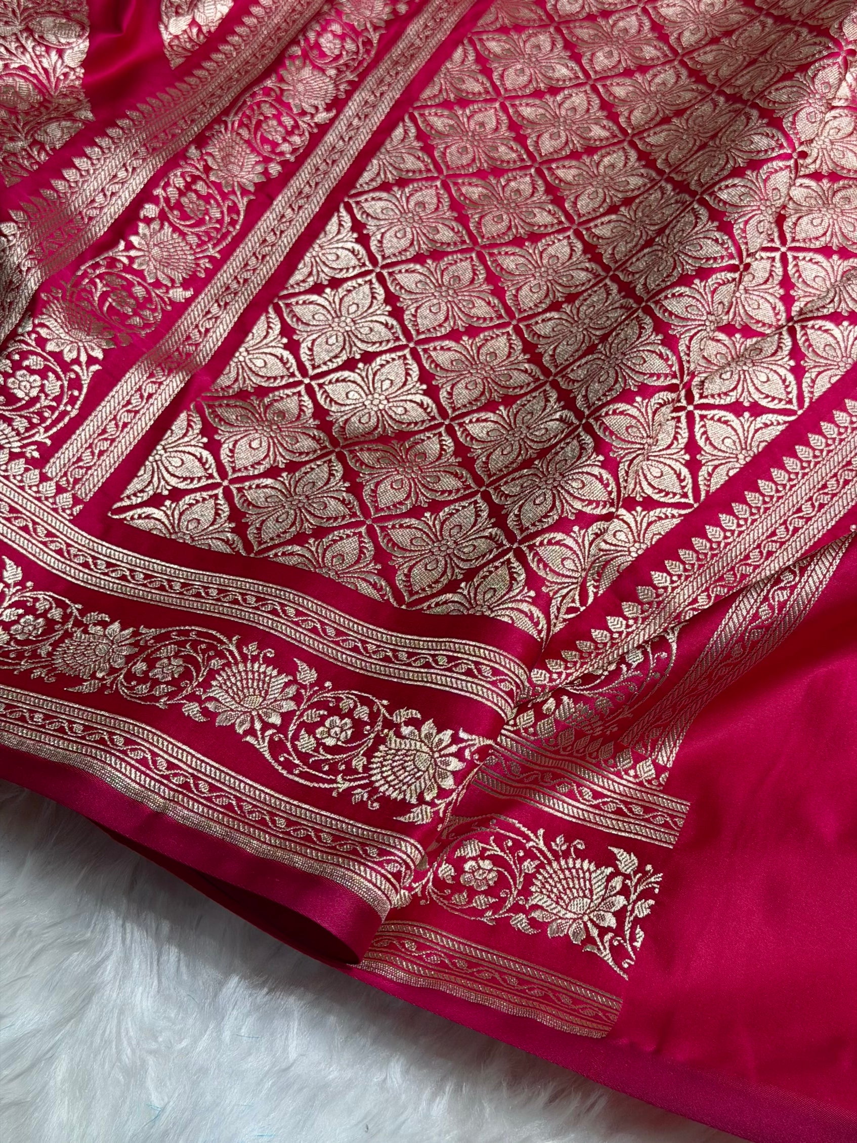 Rani Shades Banarasi Cross Pattern Floral Mashru Silk Saree MSM-102