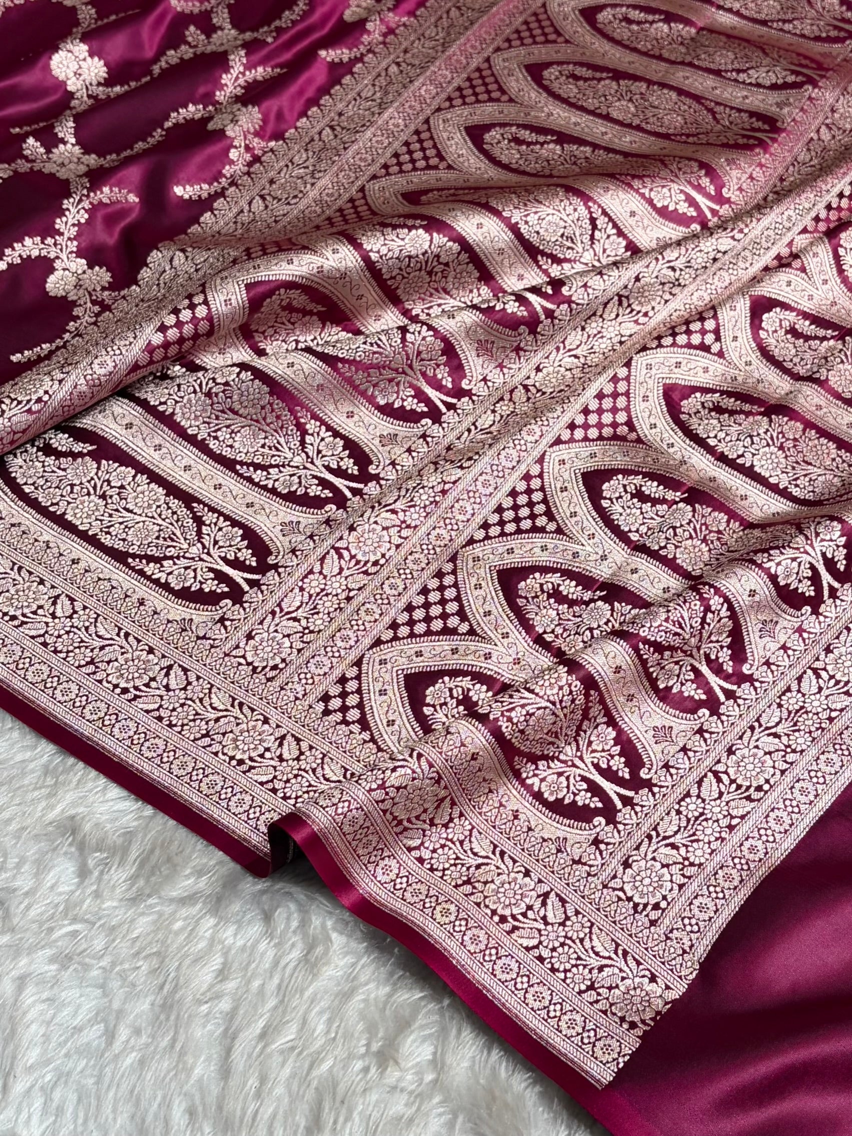 Wine Shades Banarasi With Floral Border Mashru Silk Saree MSM-127
