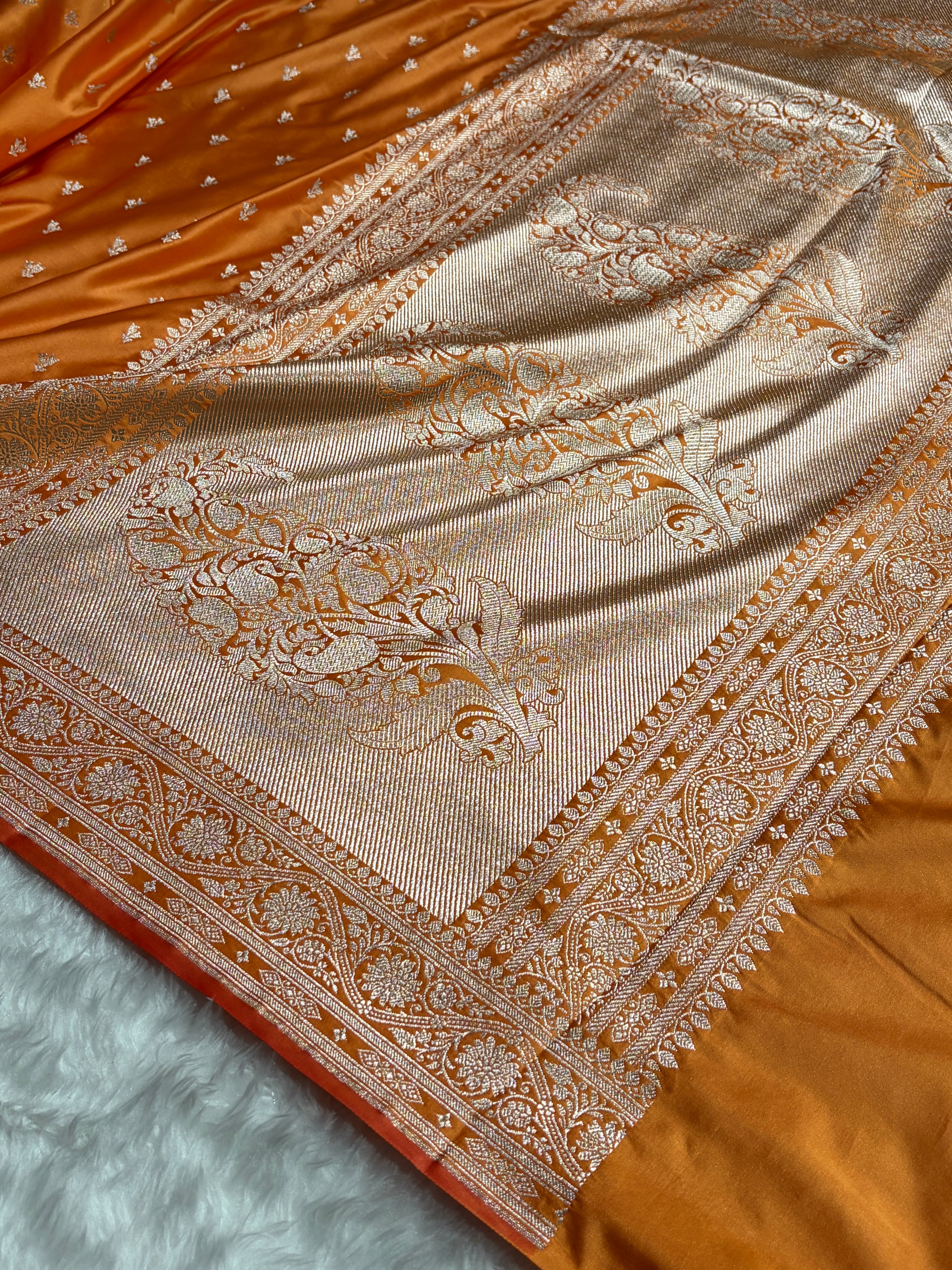 Banarasi Orange Shades Booti Mashru Silk Saree MCS72