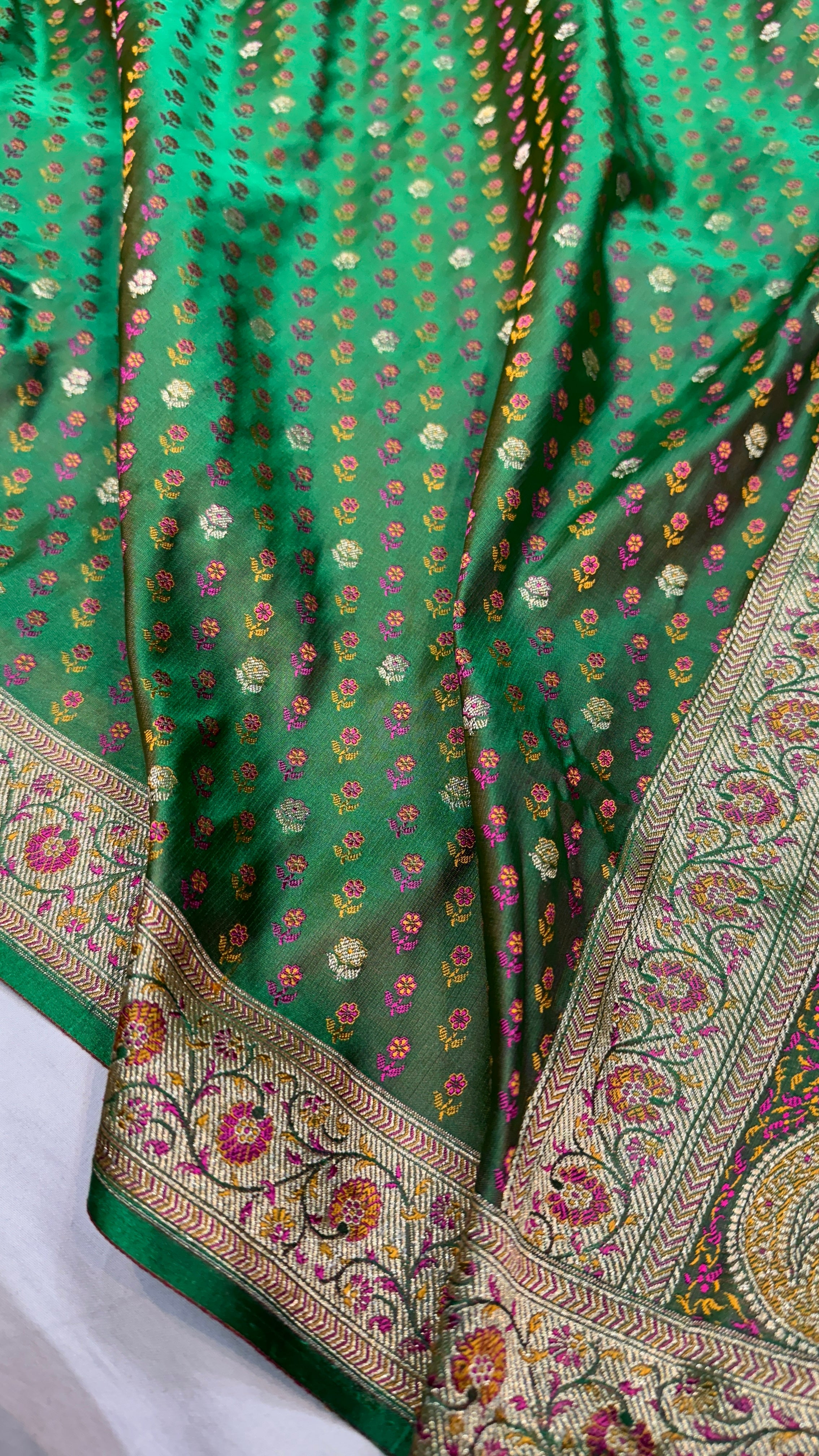 Dual tone Green Tanchoi Minakari booti Katan Silk Saree SKTM-01