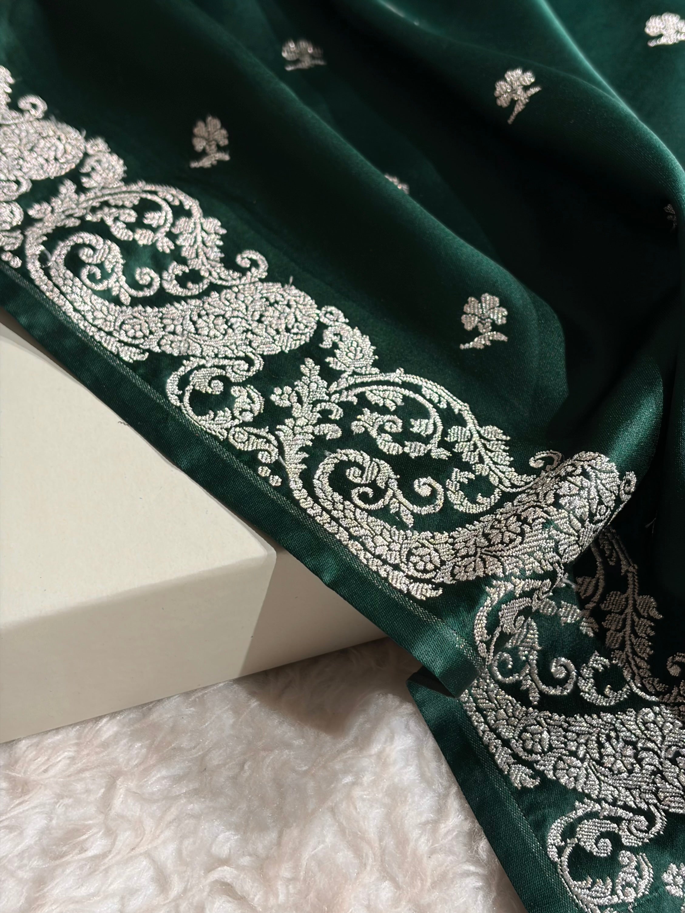 Kairi Border Dark Bottle Green Mashru Silk Saree
