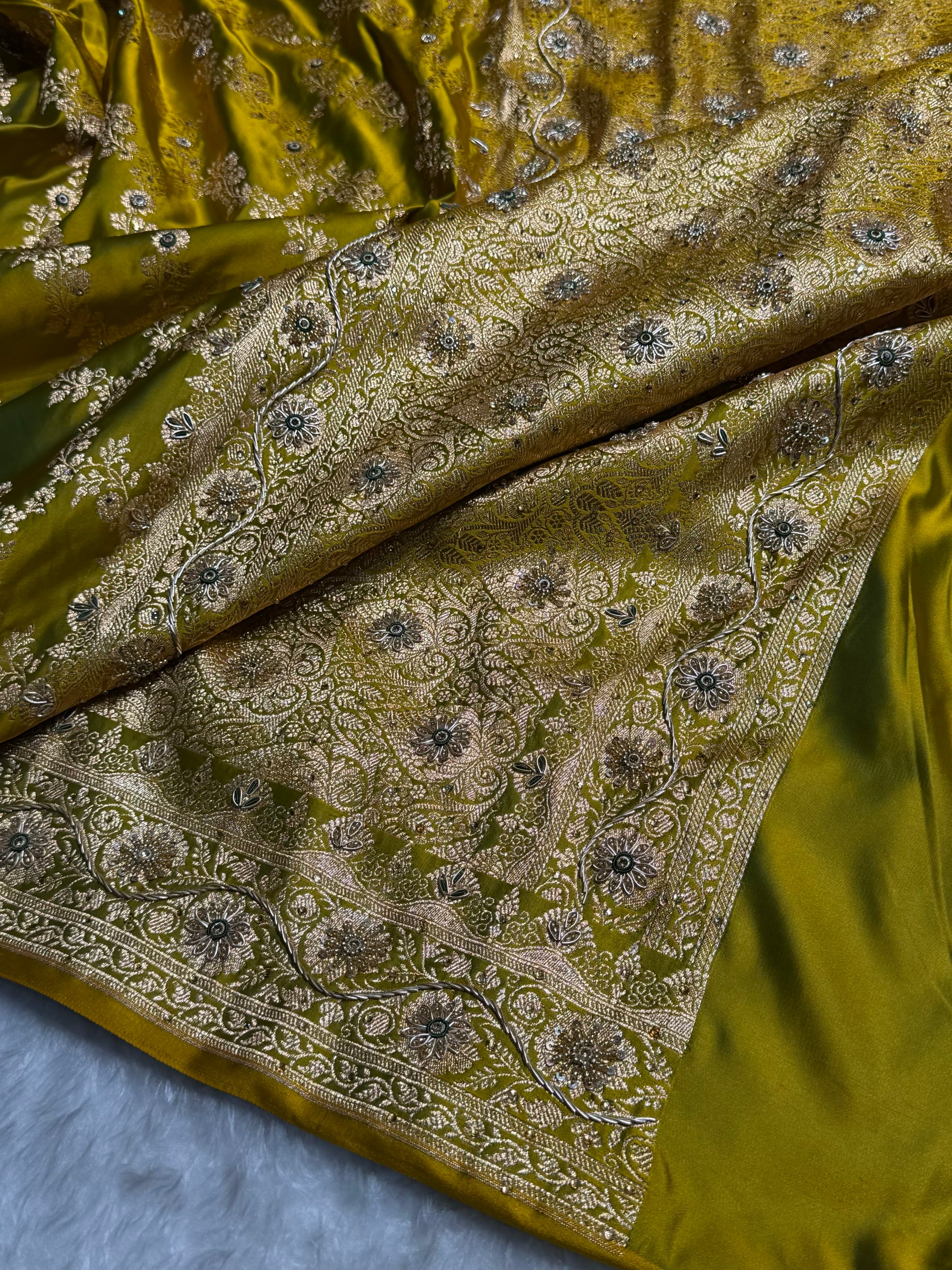 Mehandi Floral Jaal Pattern Satin Katan Silk Saree BSK43