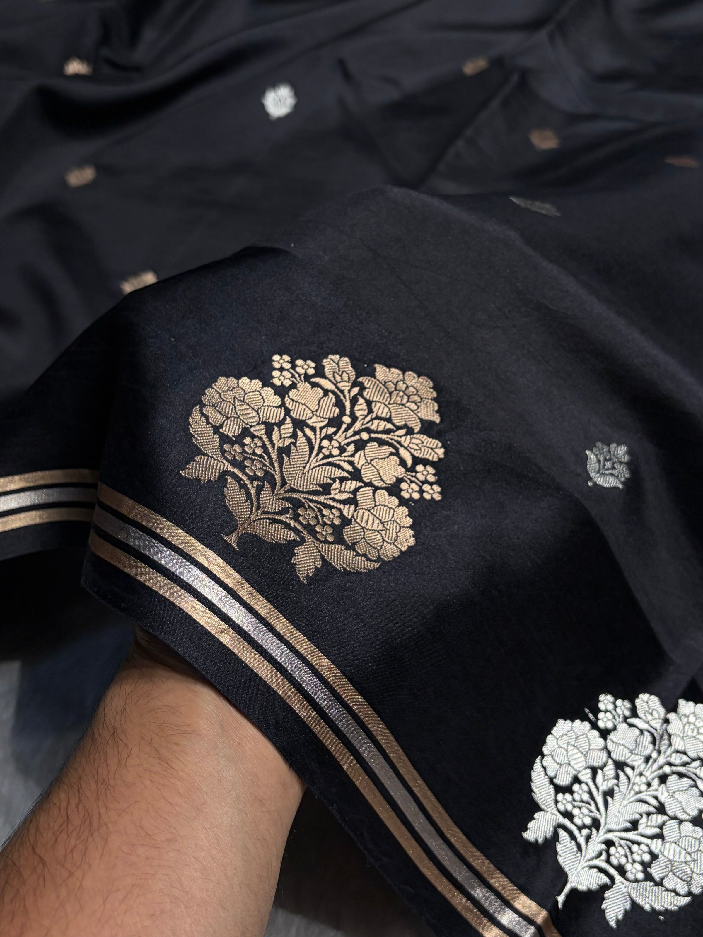 Black Shade Handwoven Kaduwa Pure Katan Raw Mango Silk RM-01