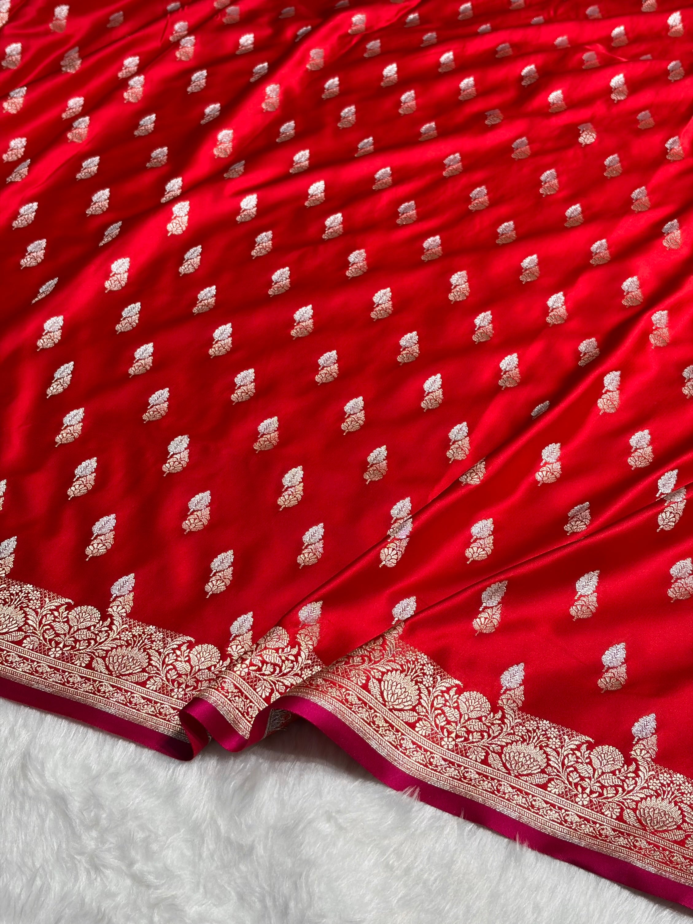 Red Shades Floral Booti Mashru Silk Saree MSM-69