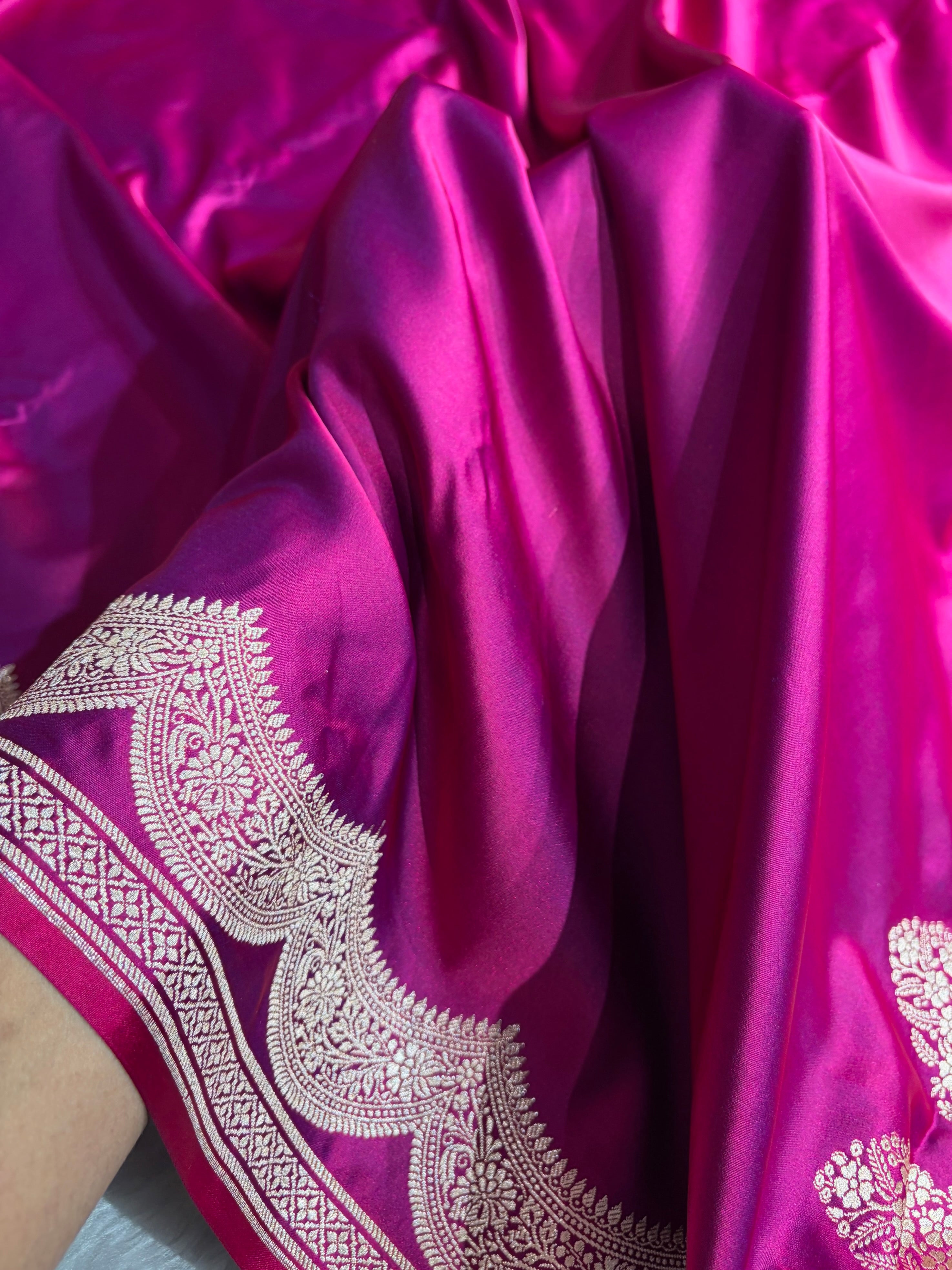 Reddish Magenta Shades Banarasi Boota Pattern Floral Mashru Silk Saree MSM-116