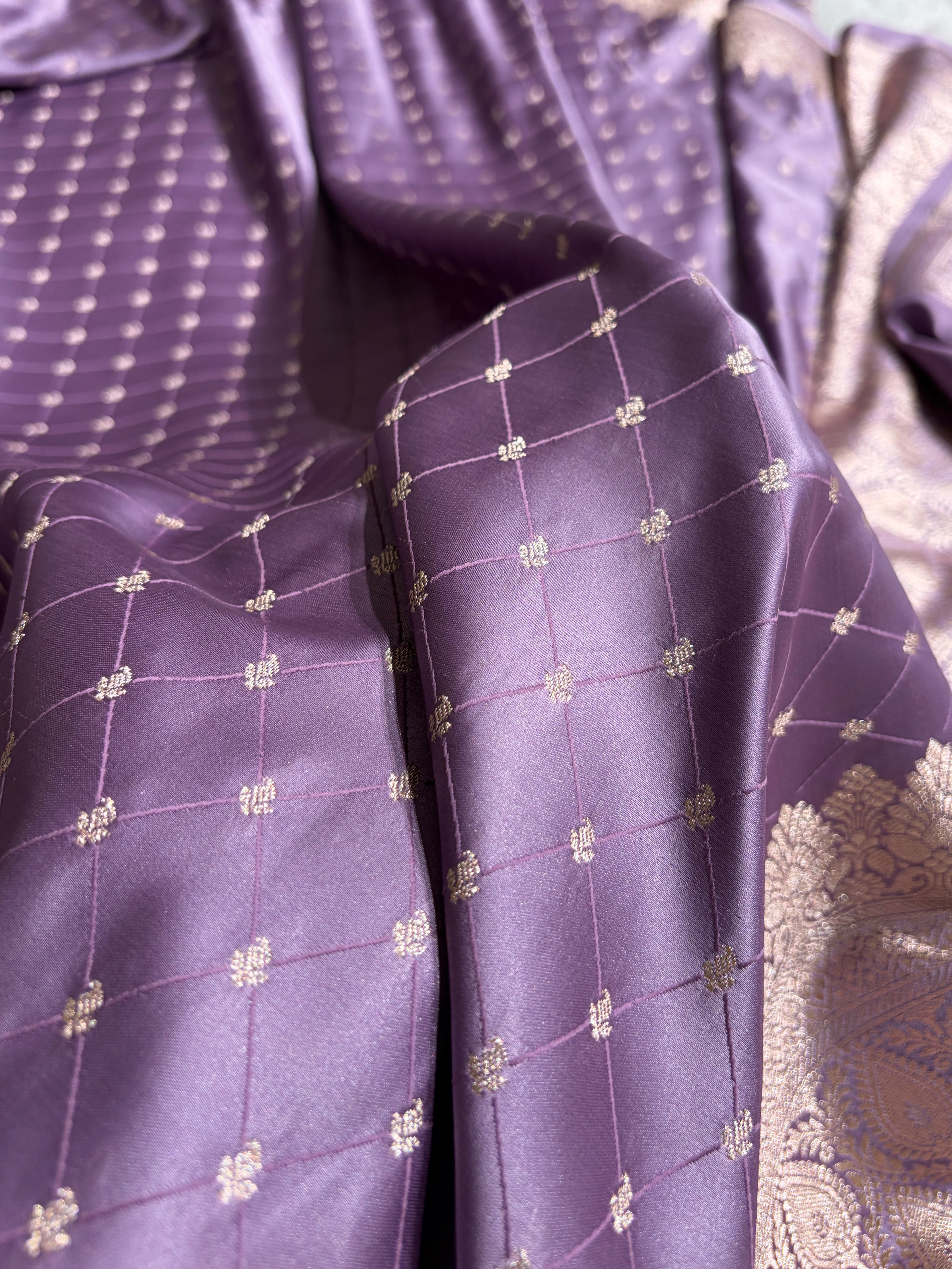 Banarasi Dusty Lavender Shades Tanchoi Motif Mashru Silk Saree MST-09