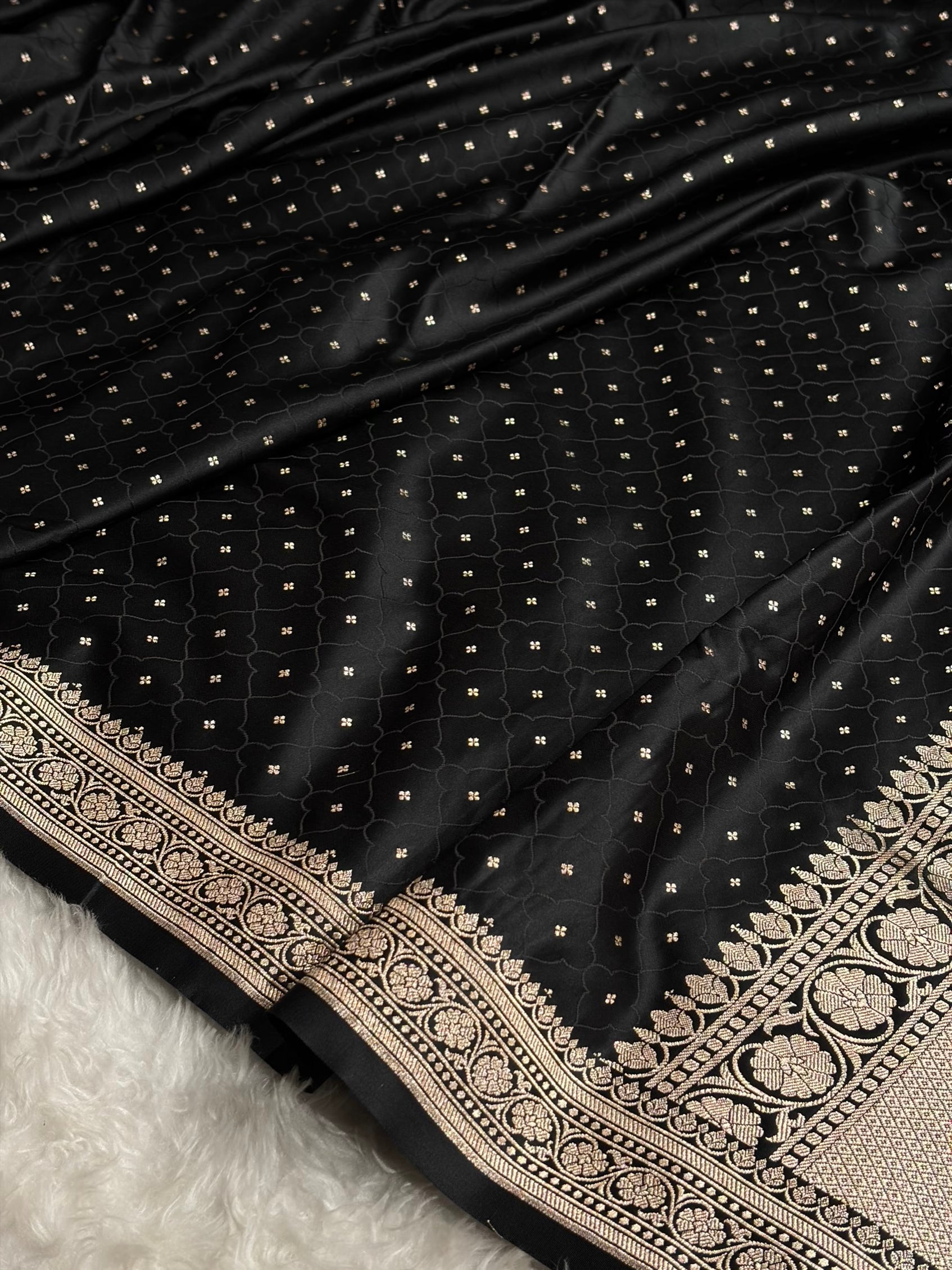 Black Shades Tanchoi Motif Mashru Silk Saree MST-13