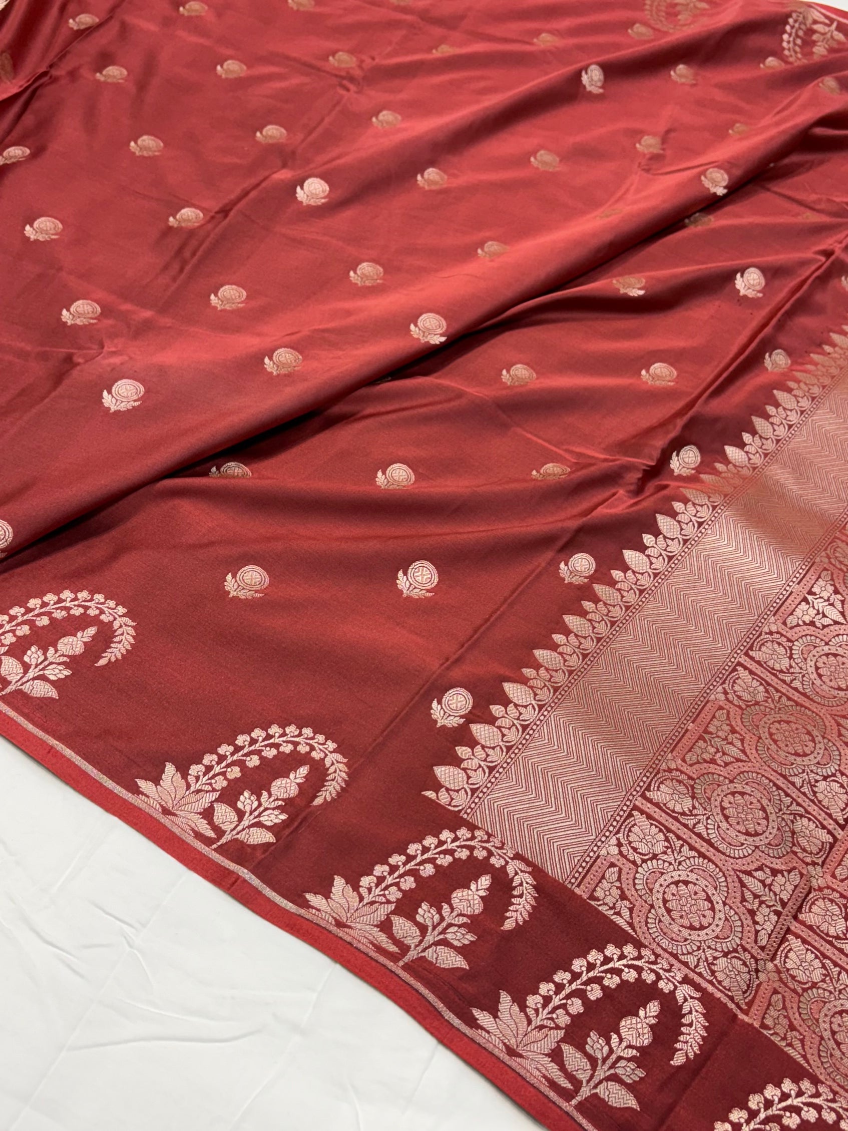 Dark Rust Shade With Booti Pattern Mashru Silk Saree