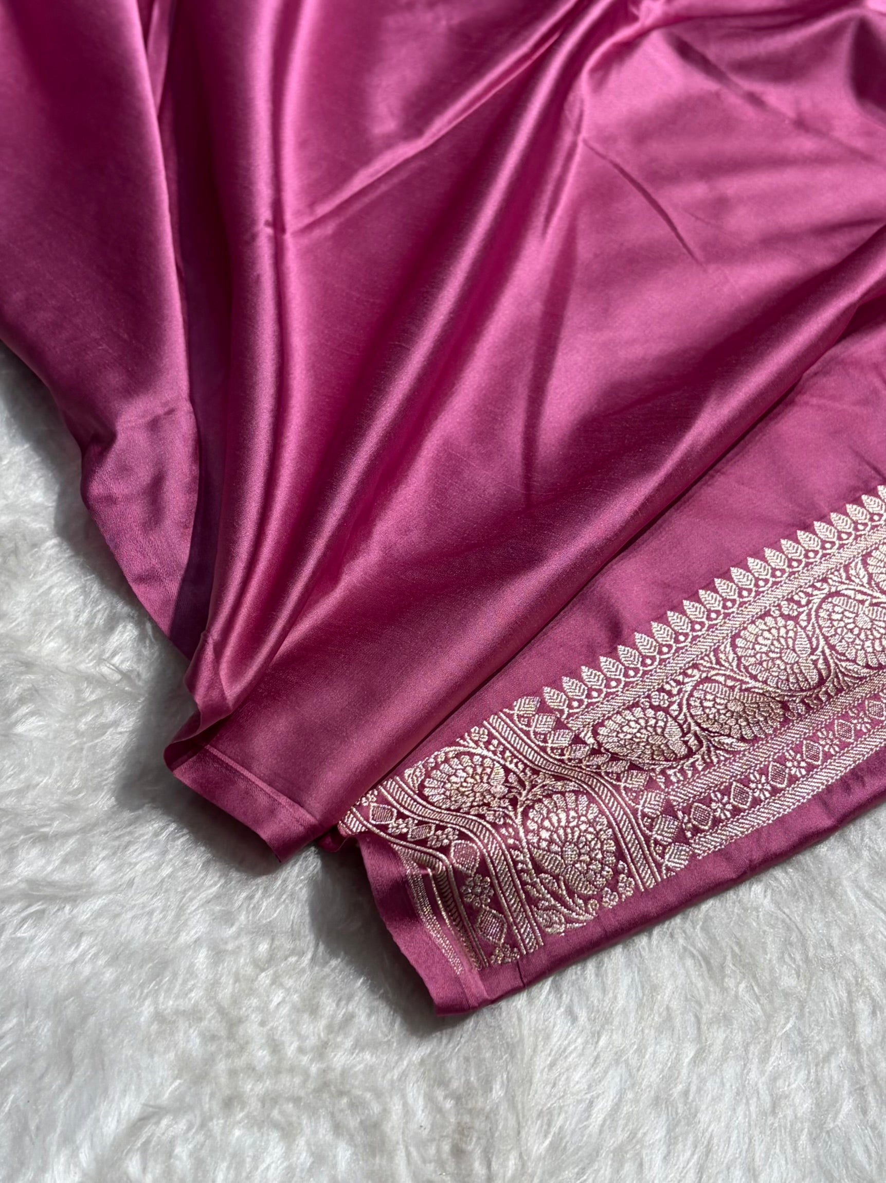Copper Pink Shades With Contrast Border Booti Mashru Silk Saree MS79