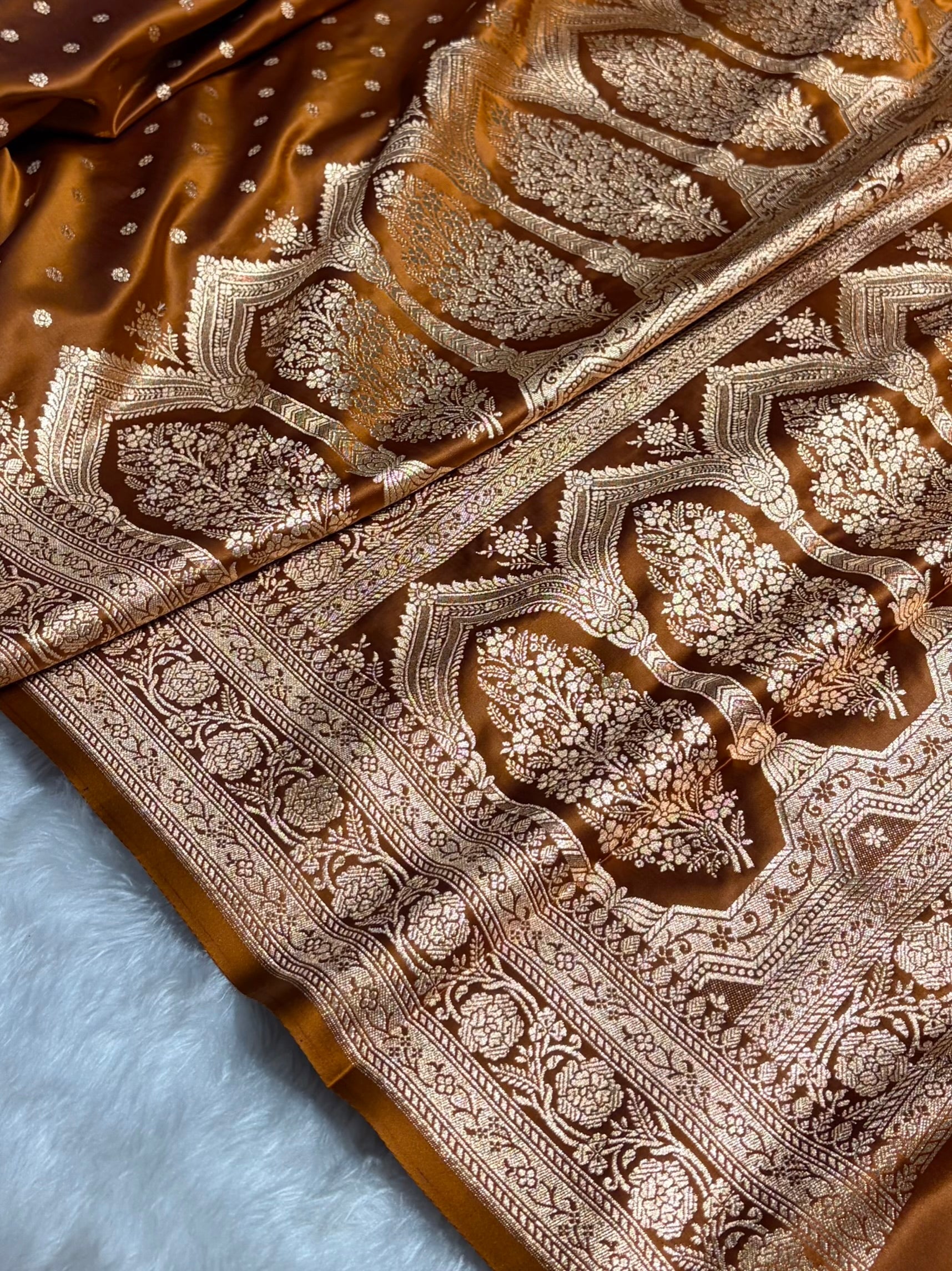 Coffee Brown Katan Silk Saree In Booti motif SK01