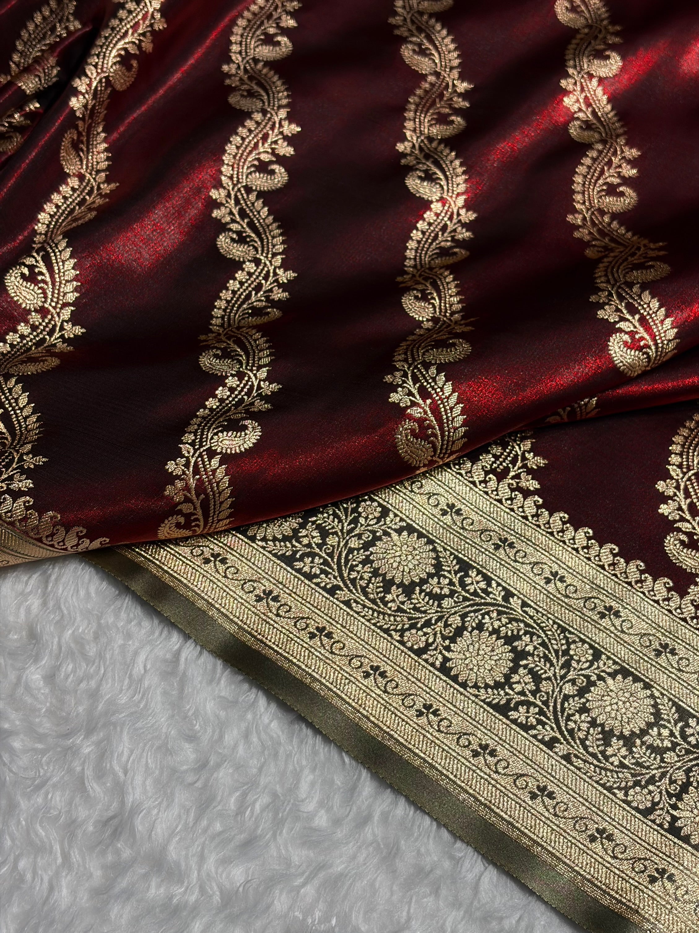 Maroon Contrast Shades Cross Pattern Banarasi Satin Silk Saree SS39