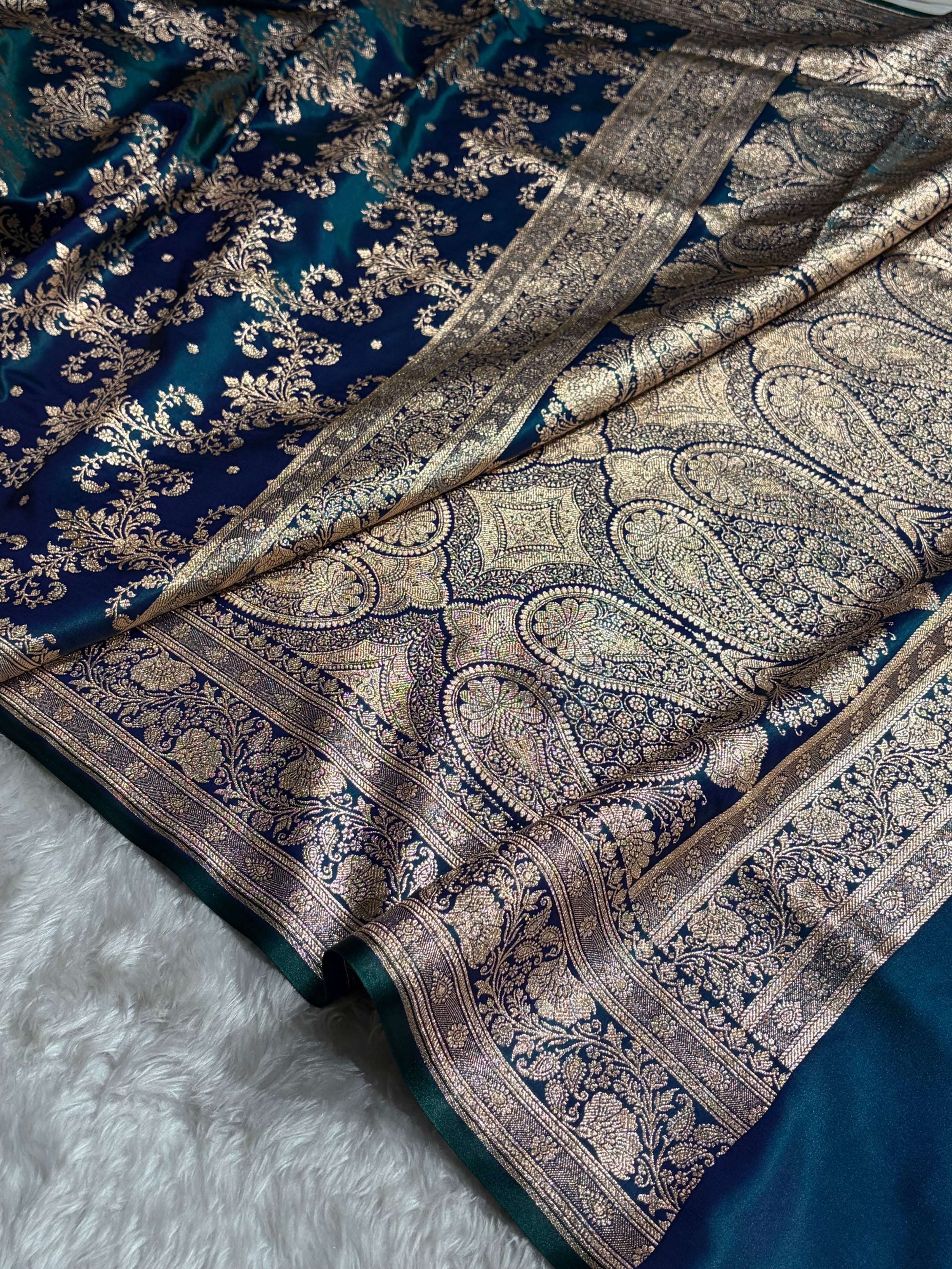 Peacock Shades Jaal Pattern Banarasi Satin Silk Saree SS49
